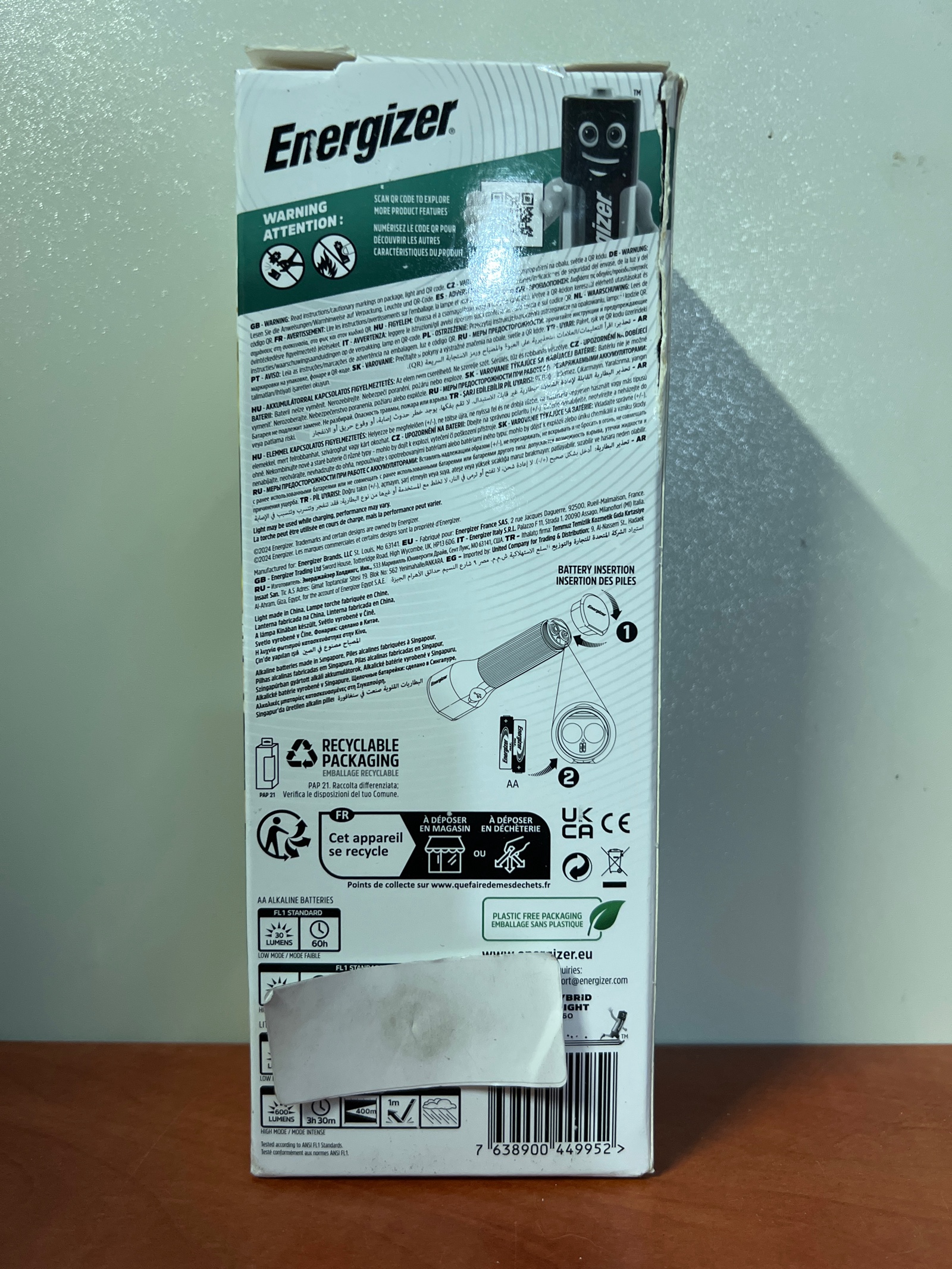 Lampe torche solaire hybride Energizer Hybrid Light 600 lumens 2xAA — photo 2
