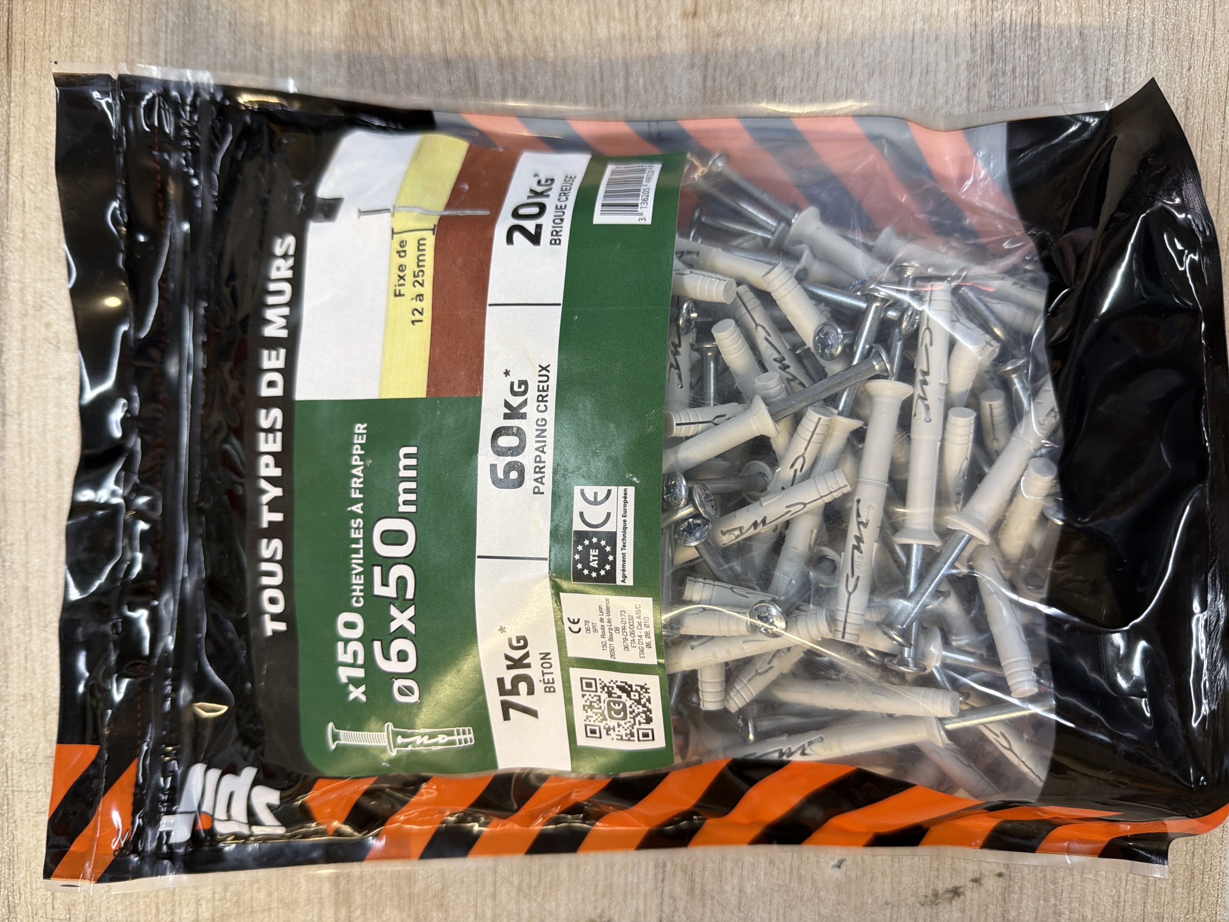 150 chevilles à frapper Spit nylon 6 x 50 mm