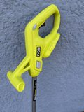 Coupe-bordures Ryobi RY18LT23 18V — photo 3