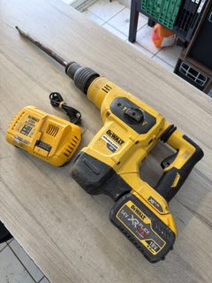 Marteau perforateur DeWalt DCH481 54V XR FlexVolt avec batterie et chargeur