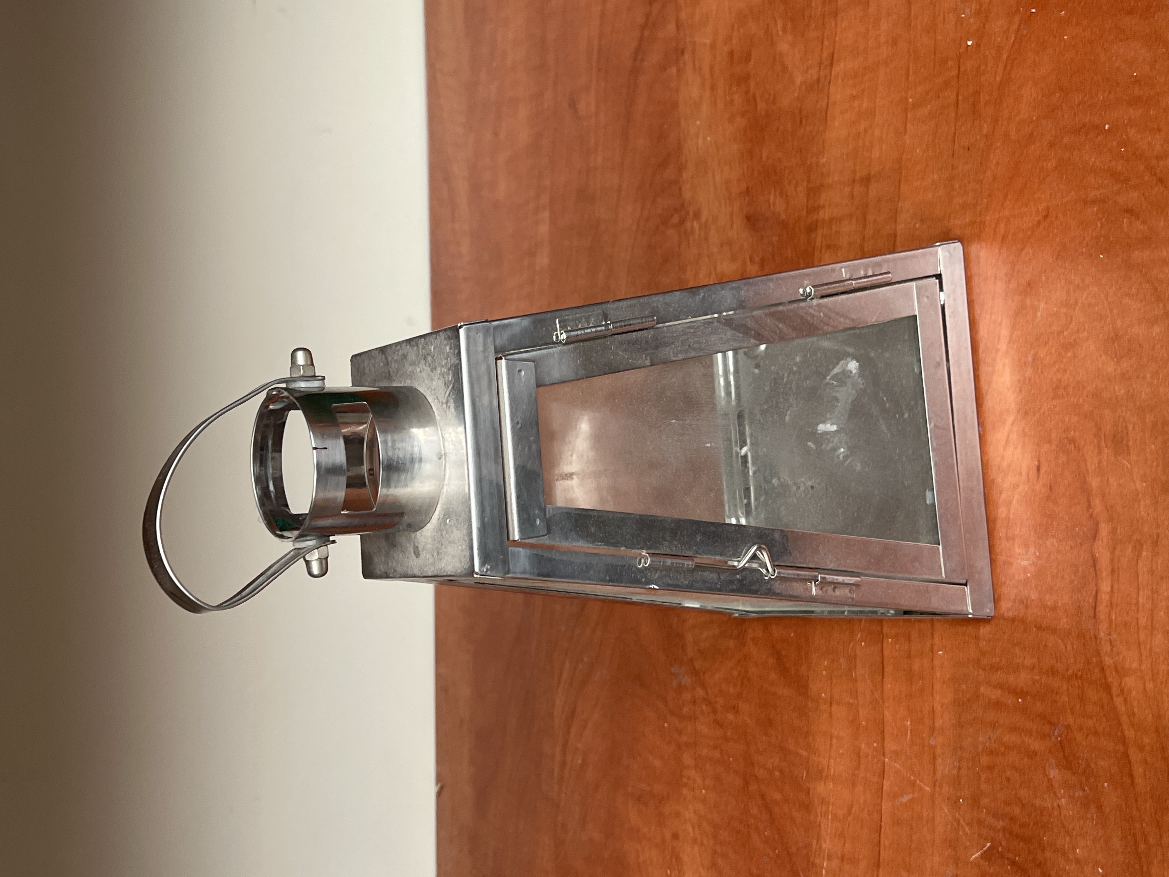 Lanterne décorative en métal et verre avec anse