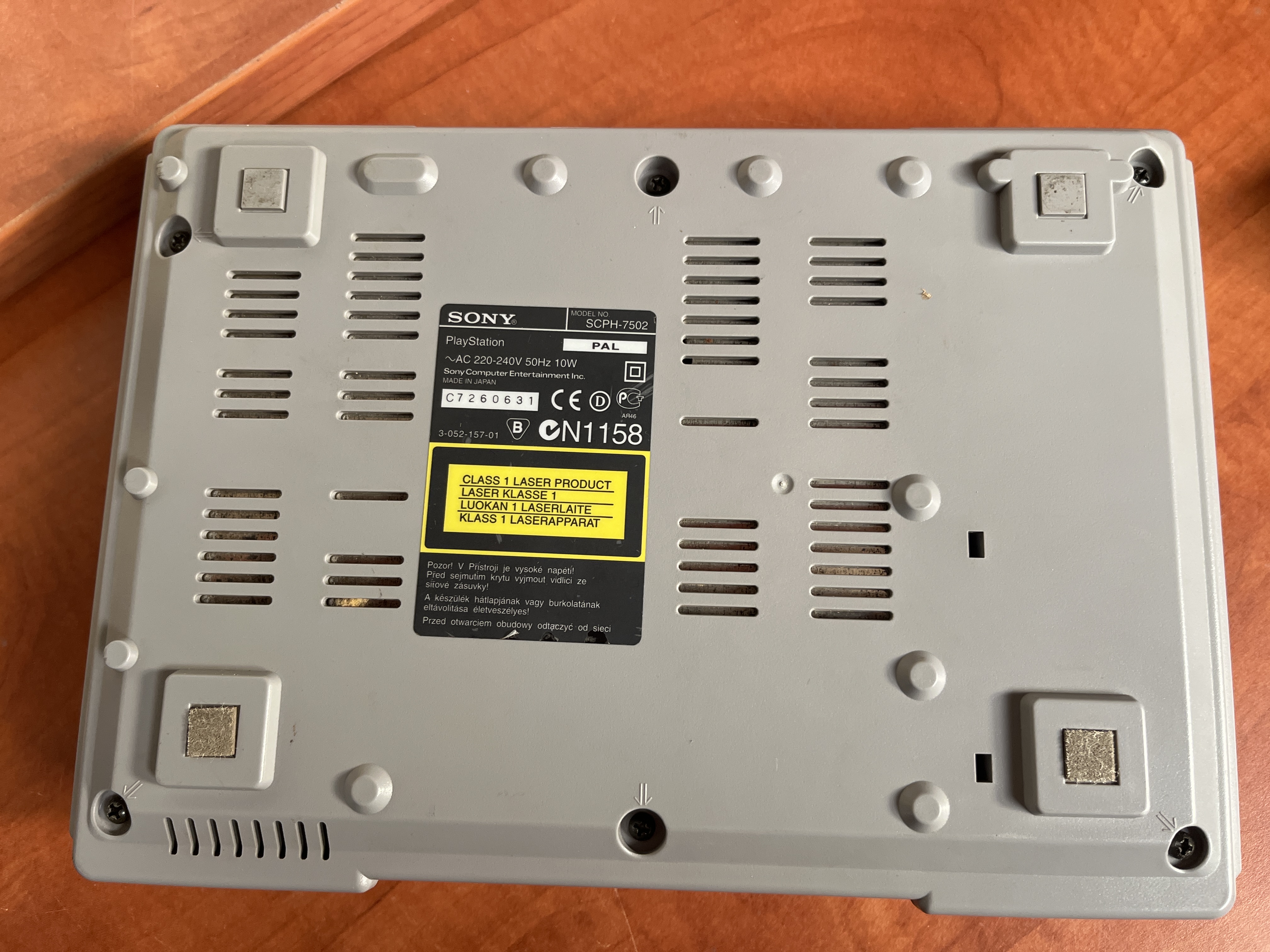 Console Sony PlayStation SCPH-7502 (PAL) — photo 2