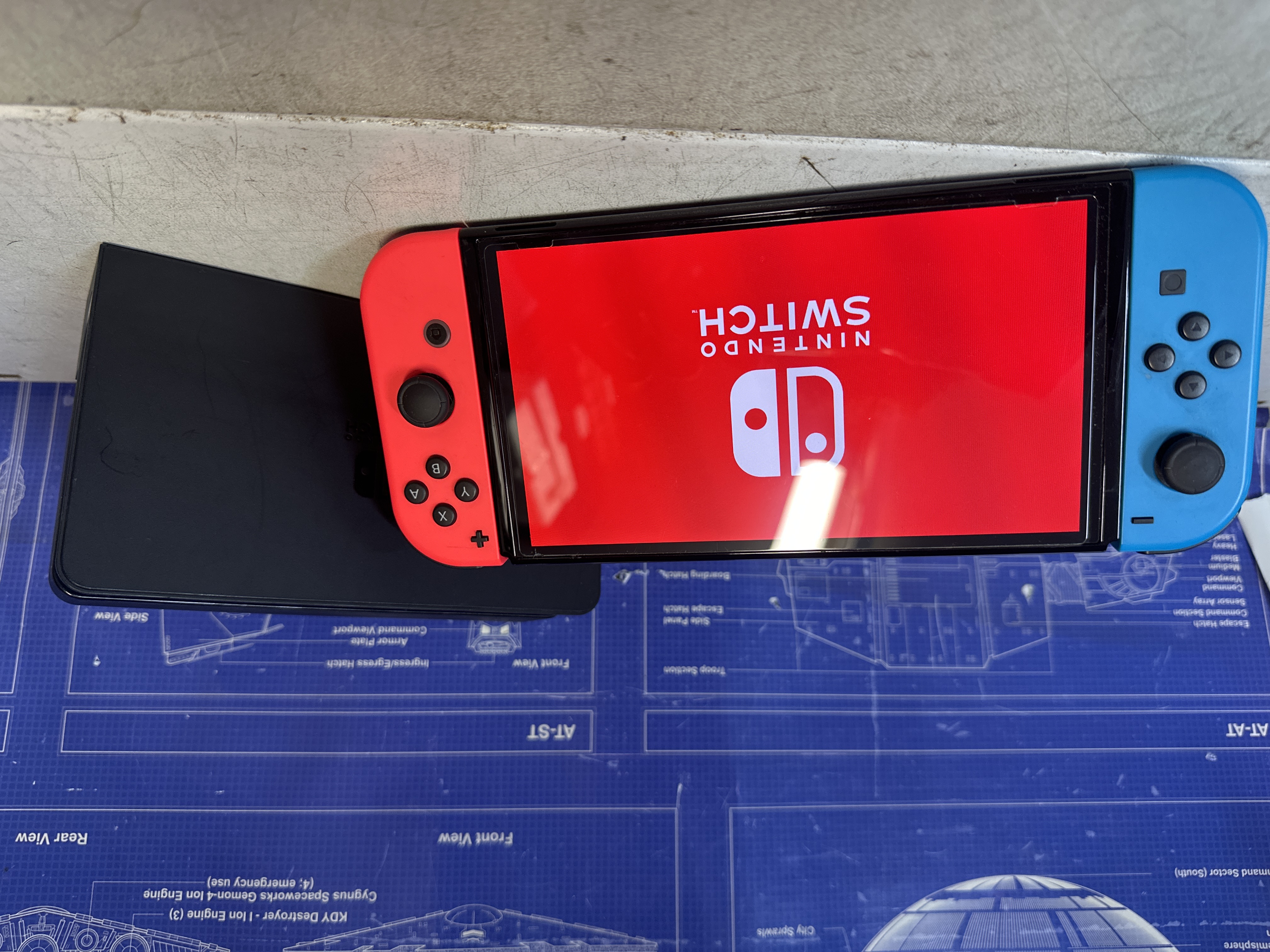 Console Nintendo Switch OLED avec dock et Joy-Con