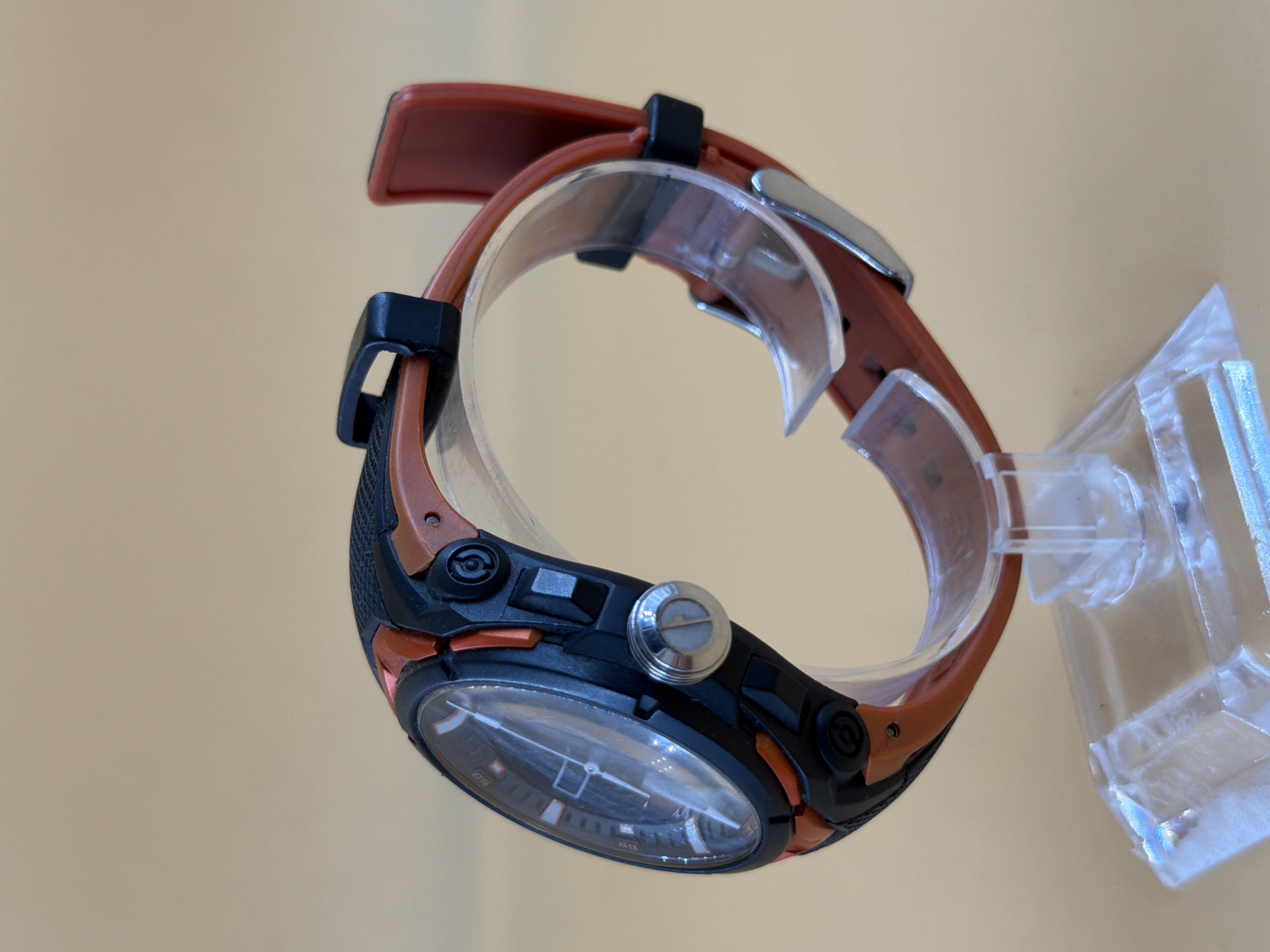Montre chronographe Lotus 18107 noire et rouge — photo 3
