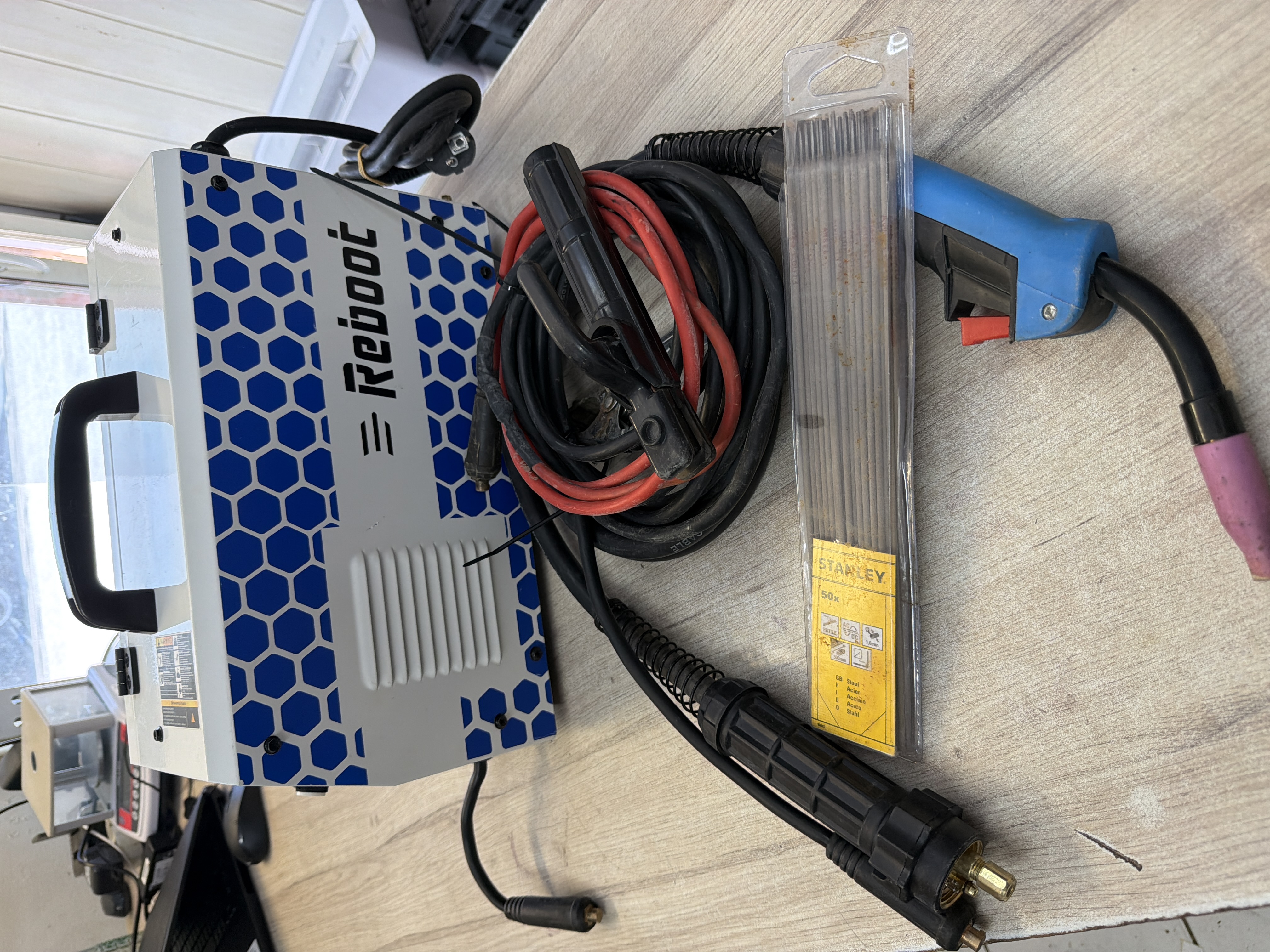 Poste à souder Reboot RBM2500 MIG multiprocédé — photo 3