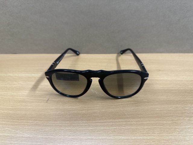Lunettes de soleil Persol noires