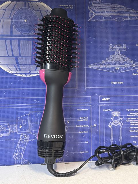 Brosse chauffante Revlon ovale noir et rose