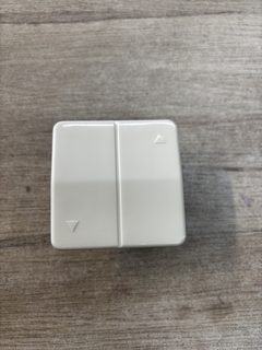 Bouton de commande interrupteur pour volet roulant
