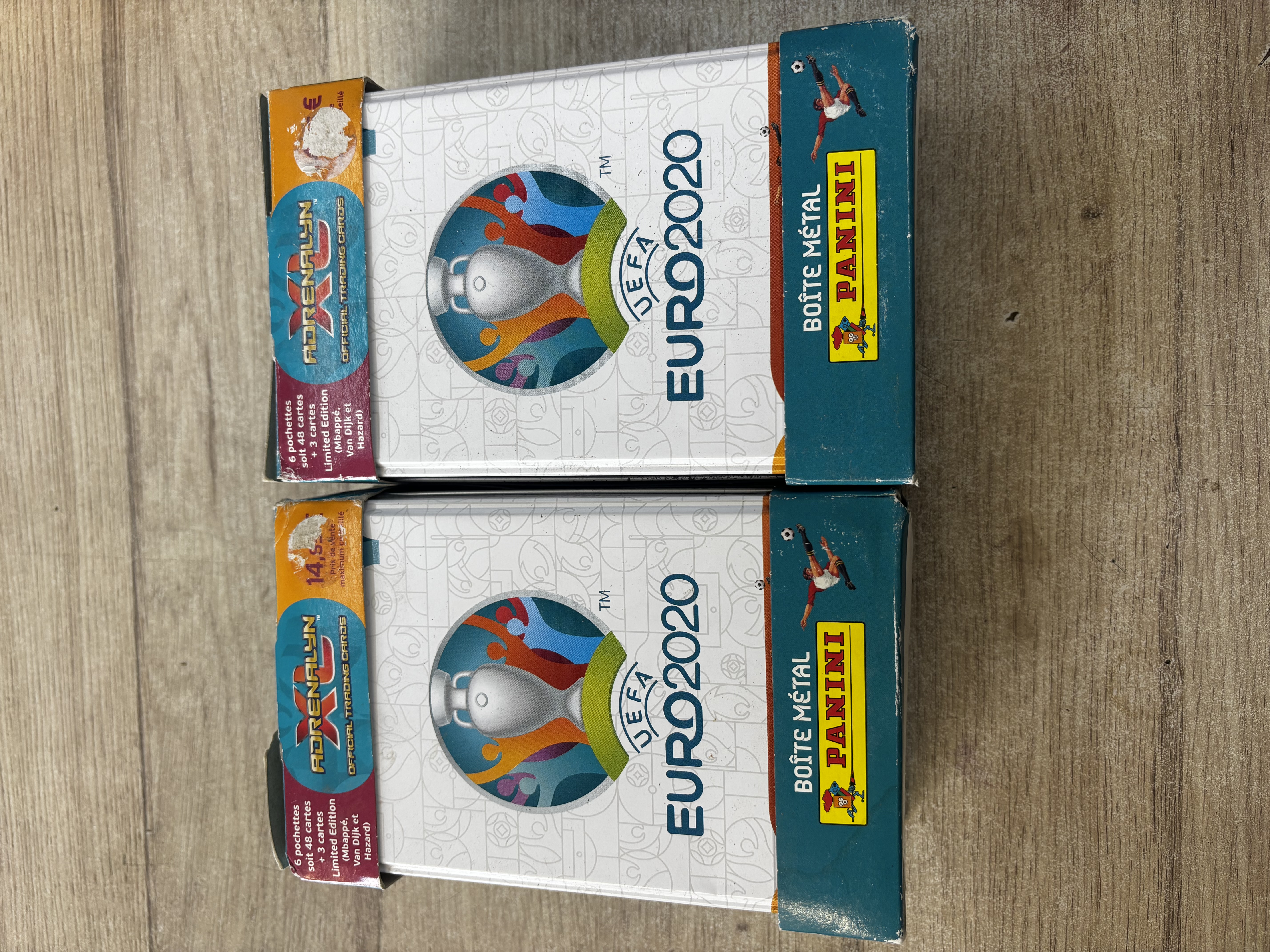 Boîte métal Panini UEFA EURO 2020 avec pochettes et cartes édition limitée