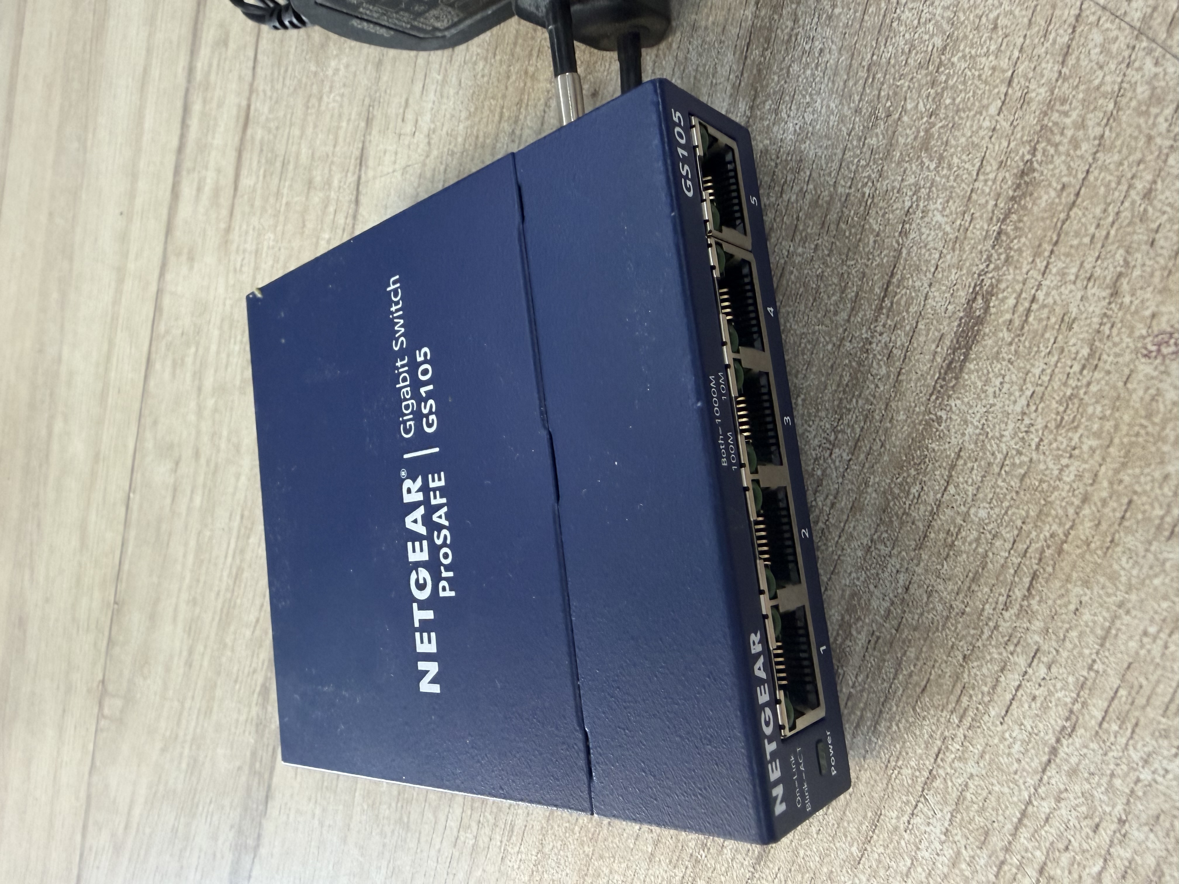Switch Ethernet Gigabit Netgear ProSafe GS105 v3 5 ports