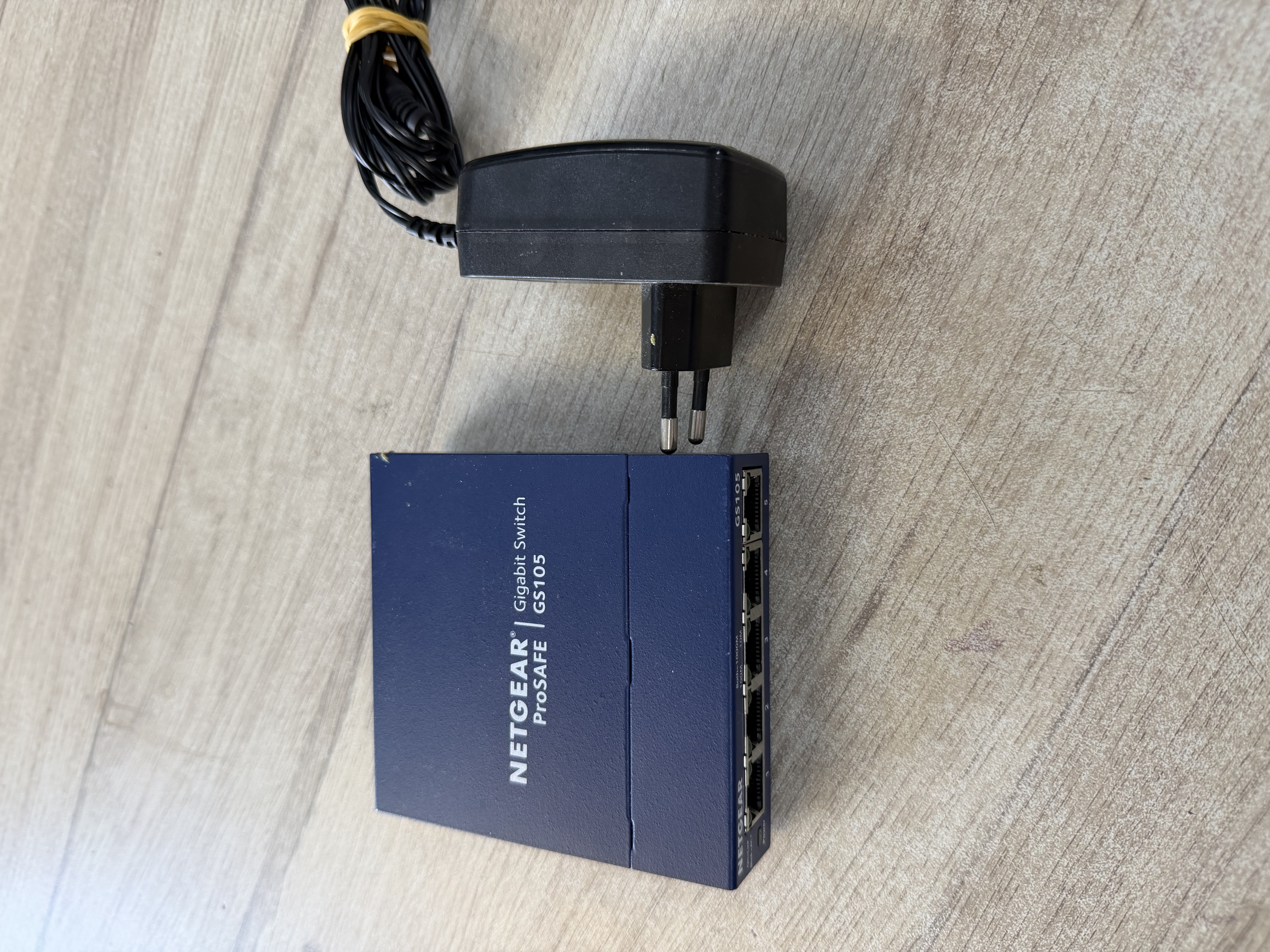 Switch Ethernet Gigabit Netgear ProSafe GS105 v3 5 ports — photo 2