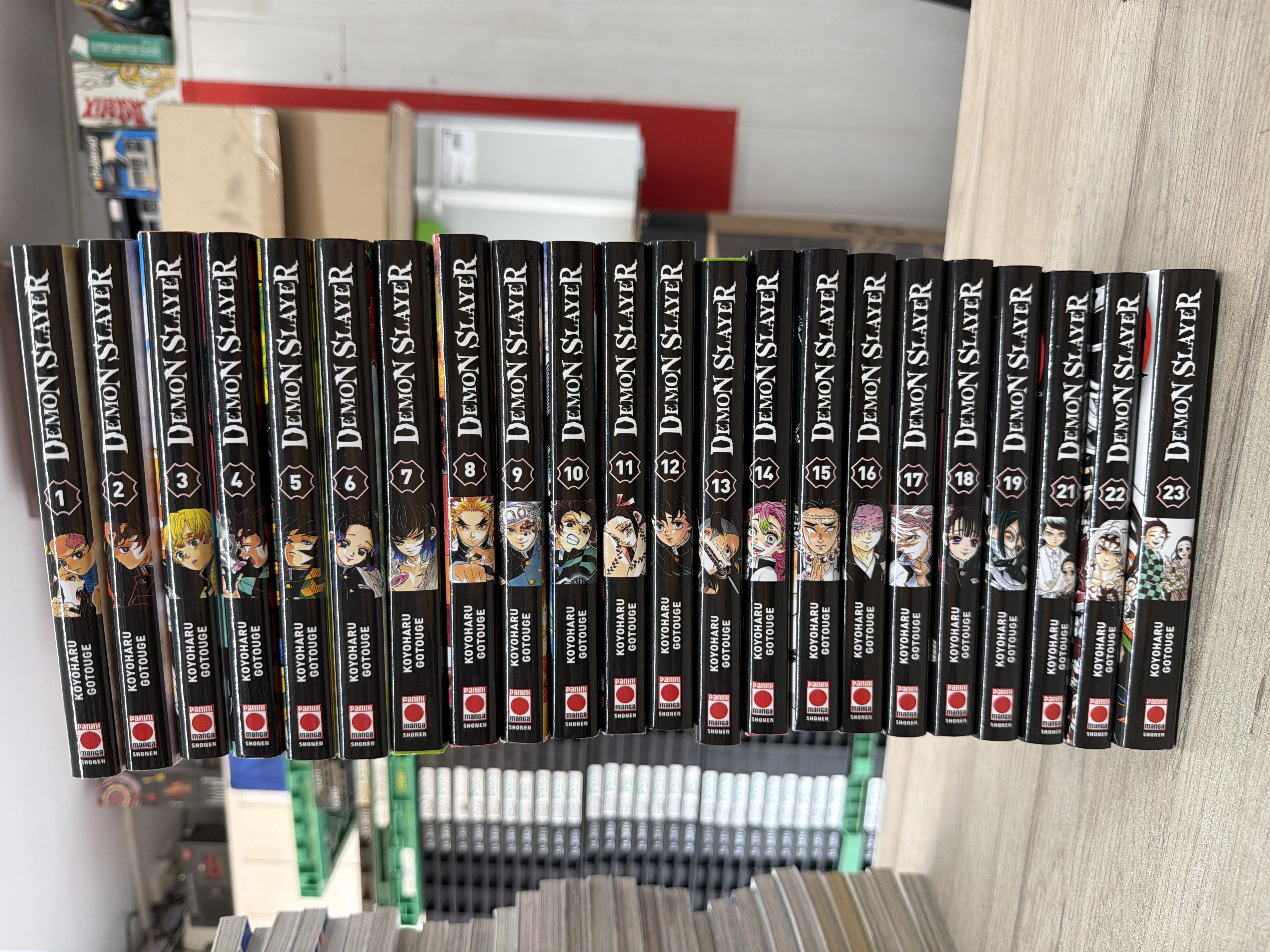 Lot mangas Demon Slayer tomes 1 à 19 et 21 à 23