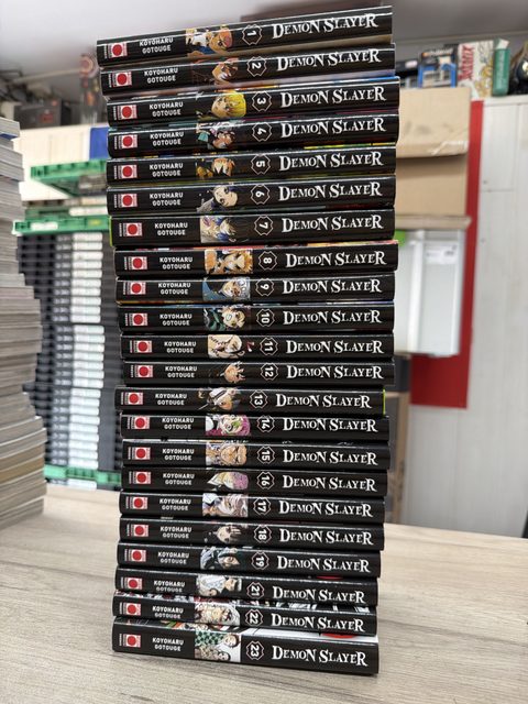Lot mangas Demon Slayer tomes 1 à 19 et 21 à 23