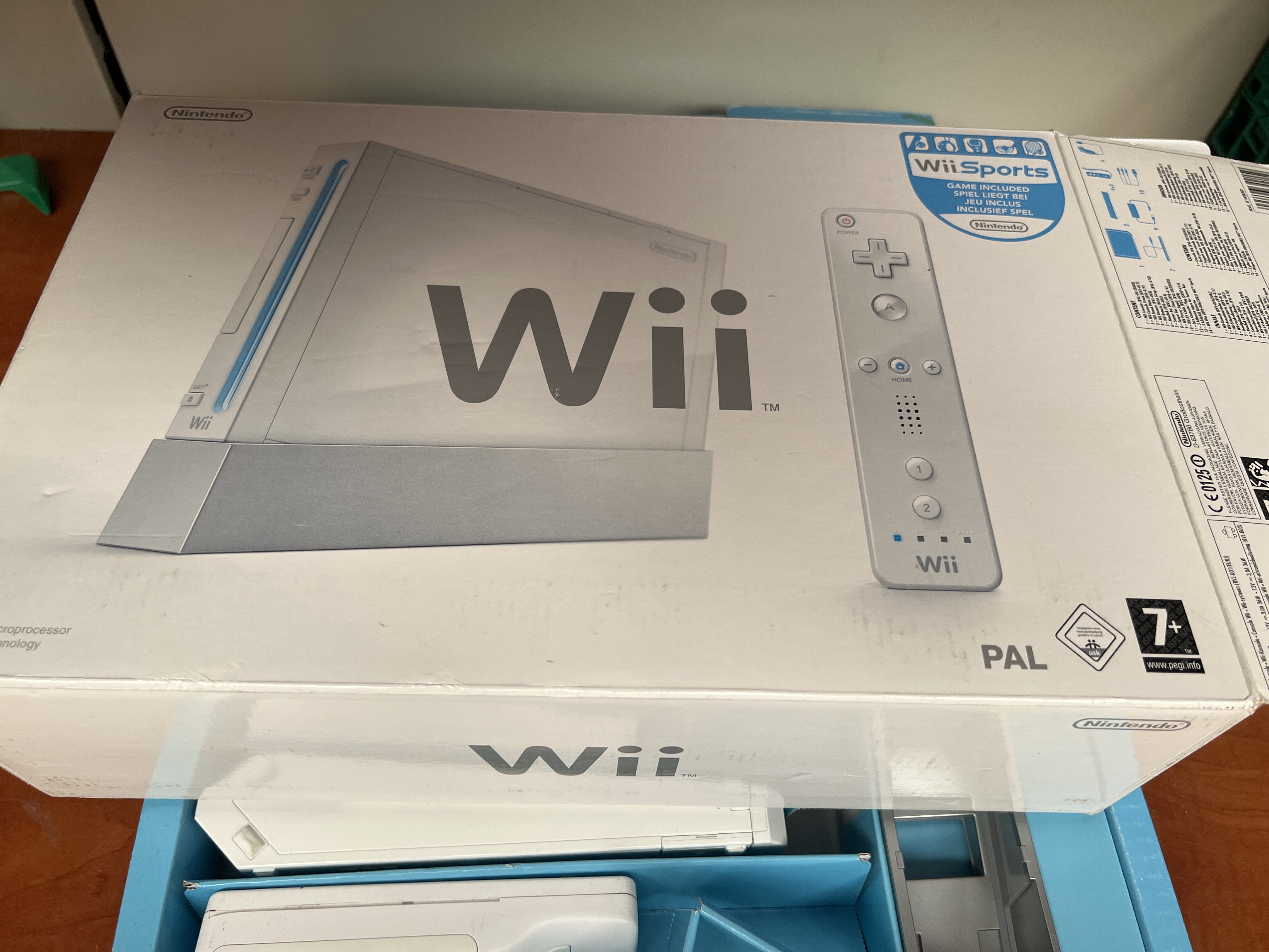Console Nintendo Wii blanche avec Wii Sports PAL en boîte