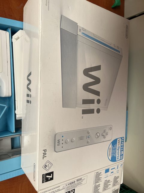 Console Nintendo Wii blanche avec Wii Sports PAL en boîte