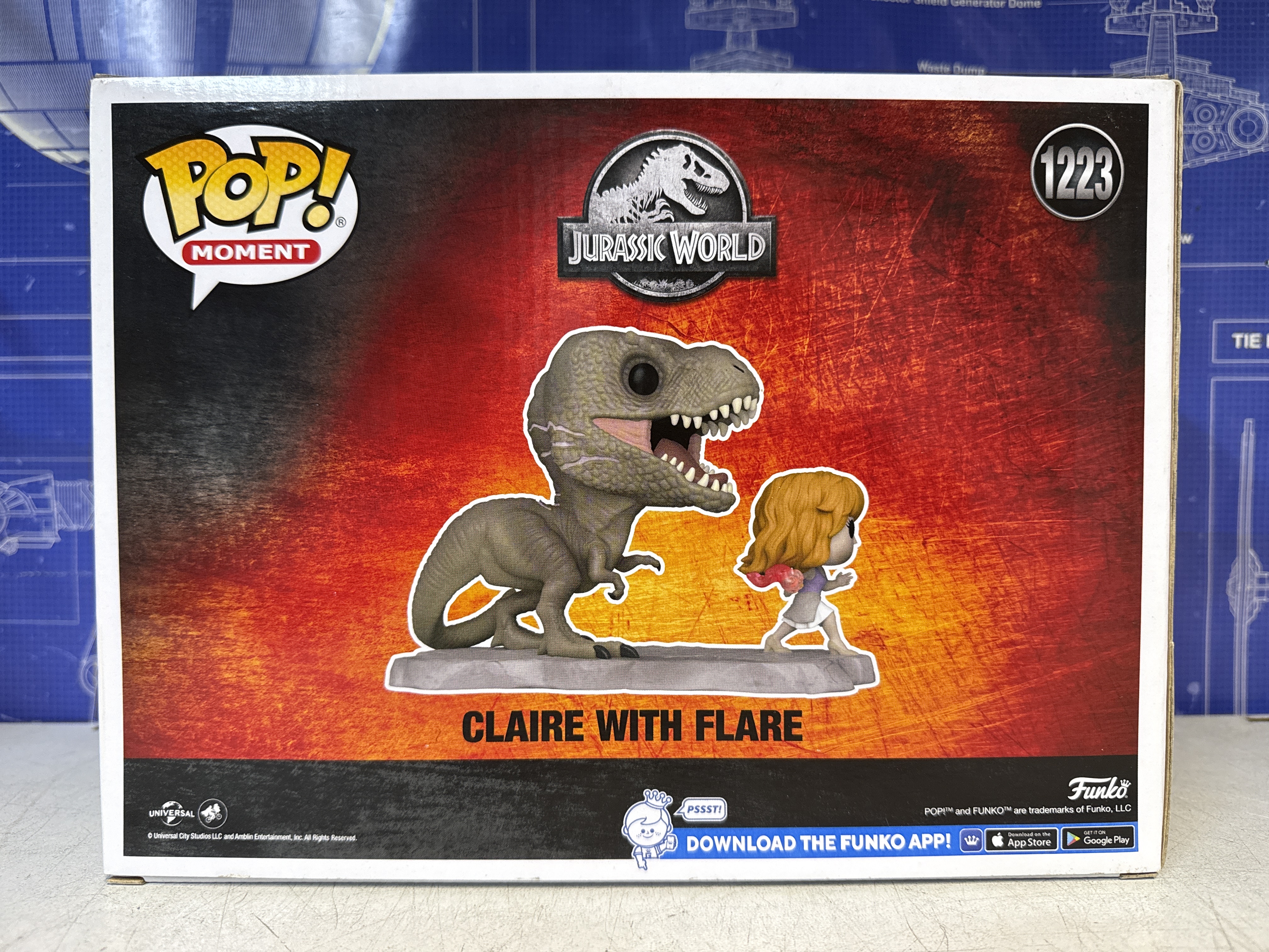 Funko Pop! Moment Claire With Flare #1223 - Jurassic World (Special Edition) — photo 2