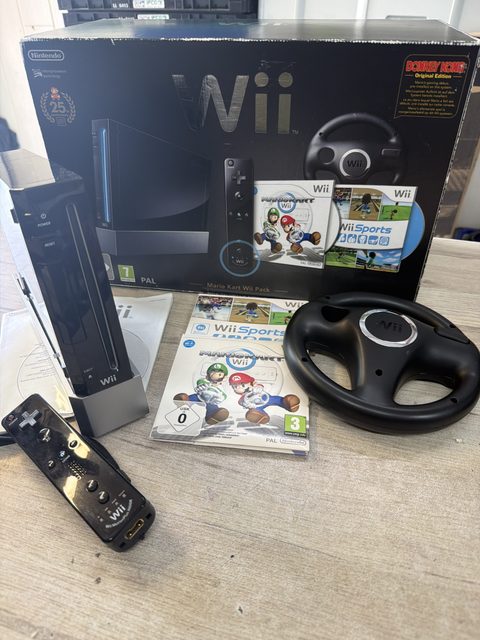 Console Nintendo Wii noire pack Mario Kart 25e anniversaire