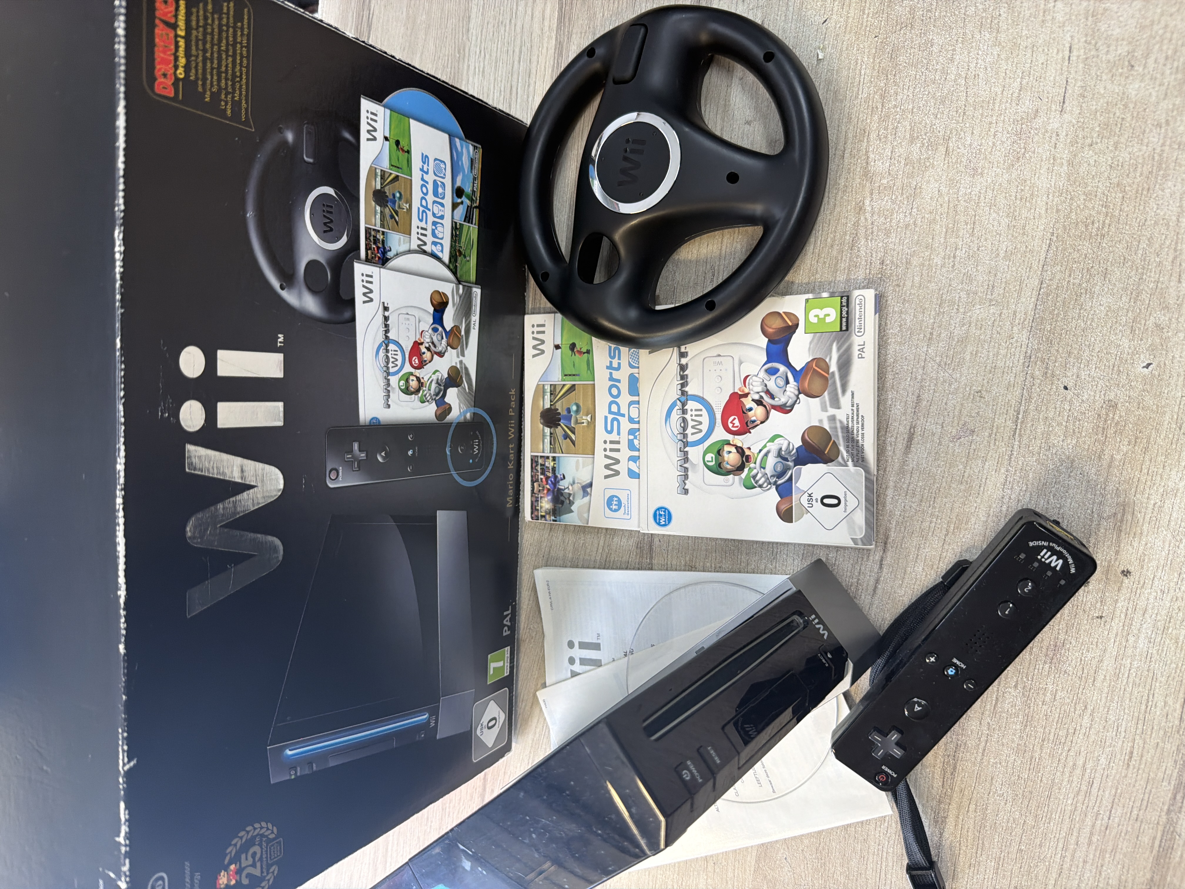 Console Nintendo Wii noire pack Mario Kart 25e anniversaire — photo 3