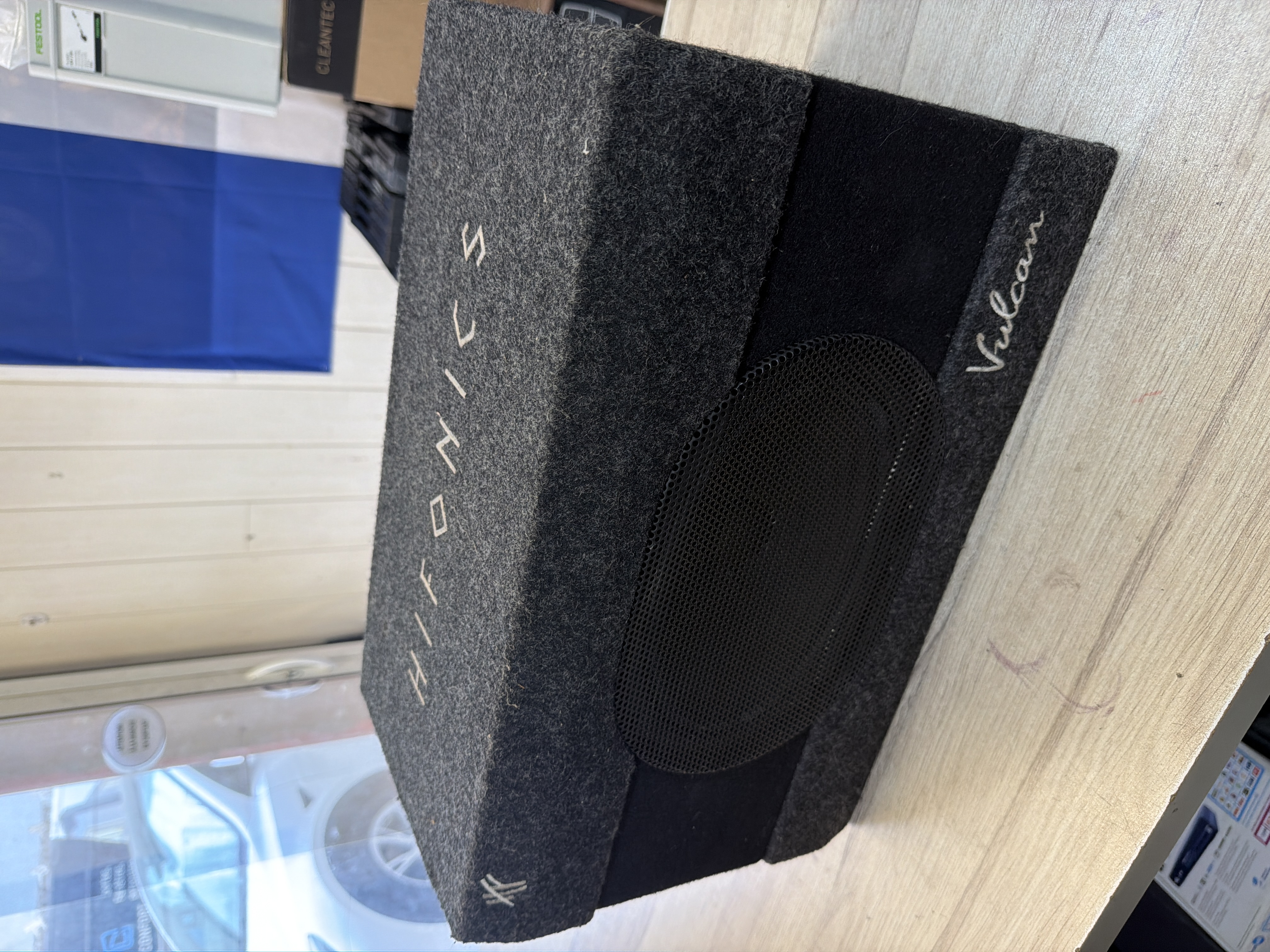 Caisson voiture Hifonics Vulcan VX690R 200W RMS 4 ohms