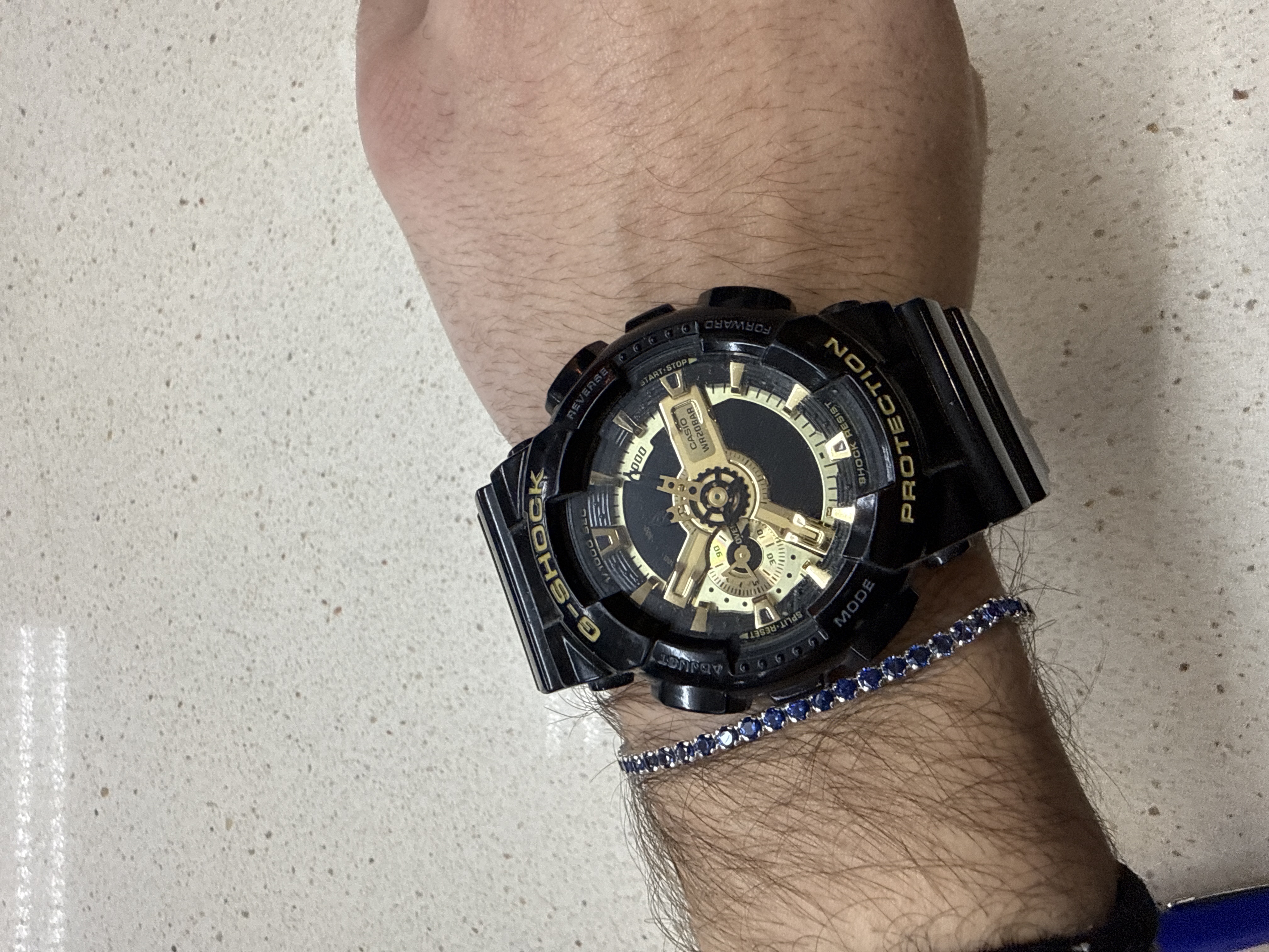 G-Shock montre analogique-digitale noire et or — photo 3