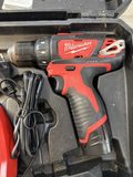 Milwaukee M12 BDD perceuse-visseuse 12 V avec 2 batteries — photo 2