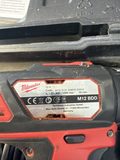Milwaukee M12 BDD perceuse-visseuse 12 V avec 2 batteries — photo 3