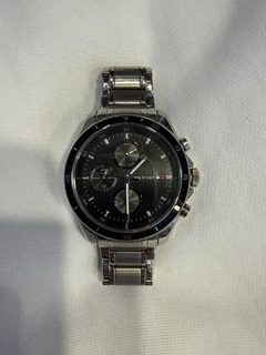 Montre chronographe Tommy Hilfiger - cadran noir, bracelet acier