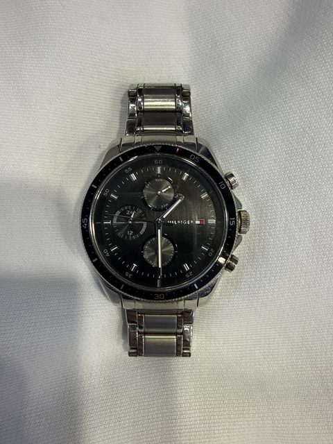Montre chronographe Tommy Hilfiger - cadran noir, bracelet acier