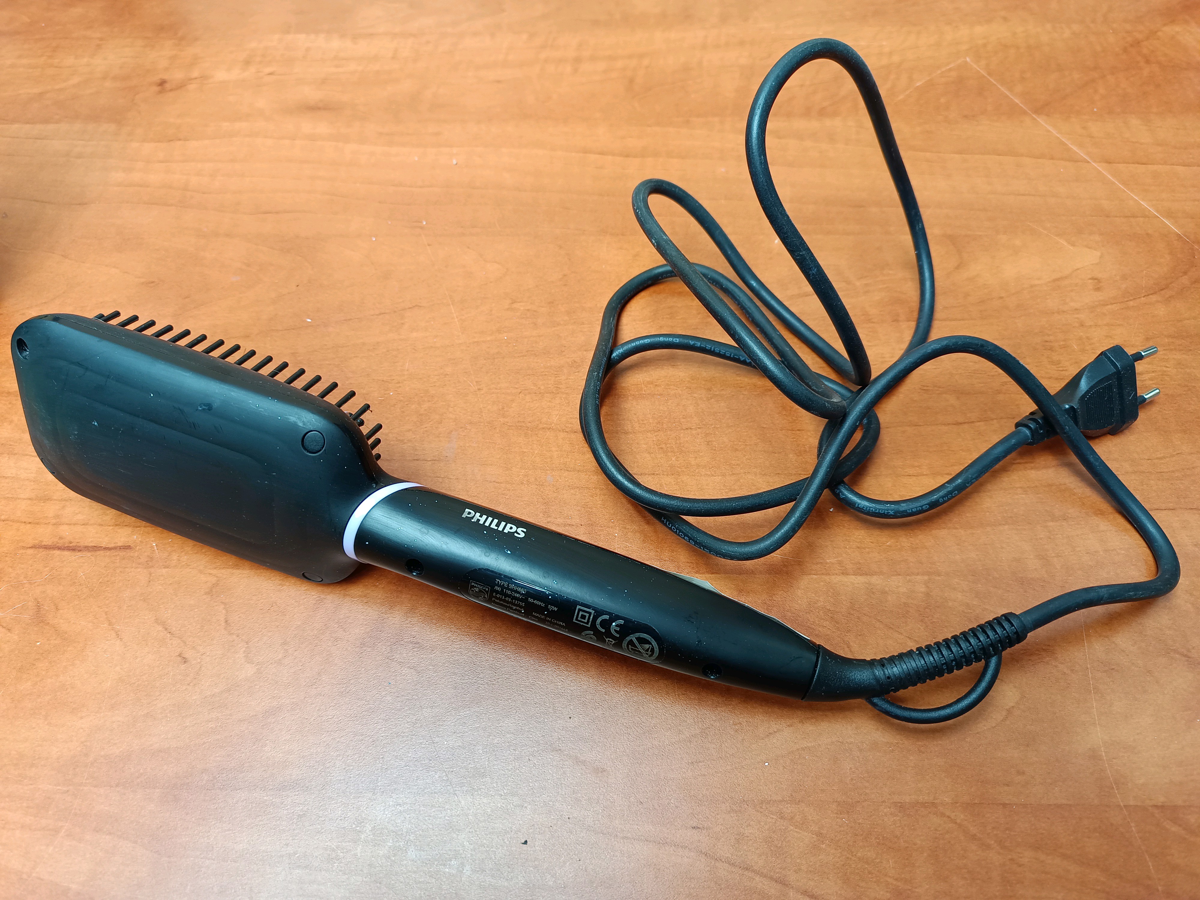 Brosse lissante chauffante Philips
