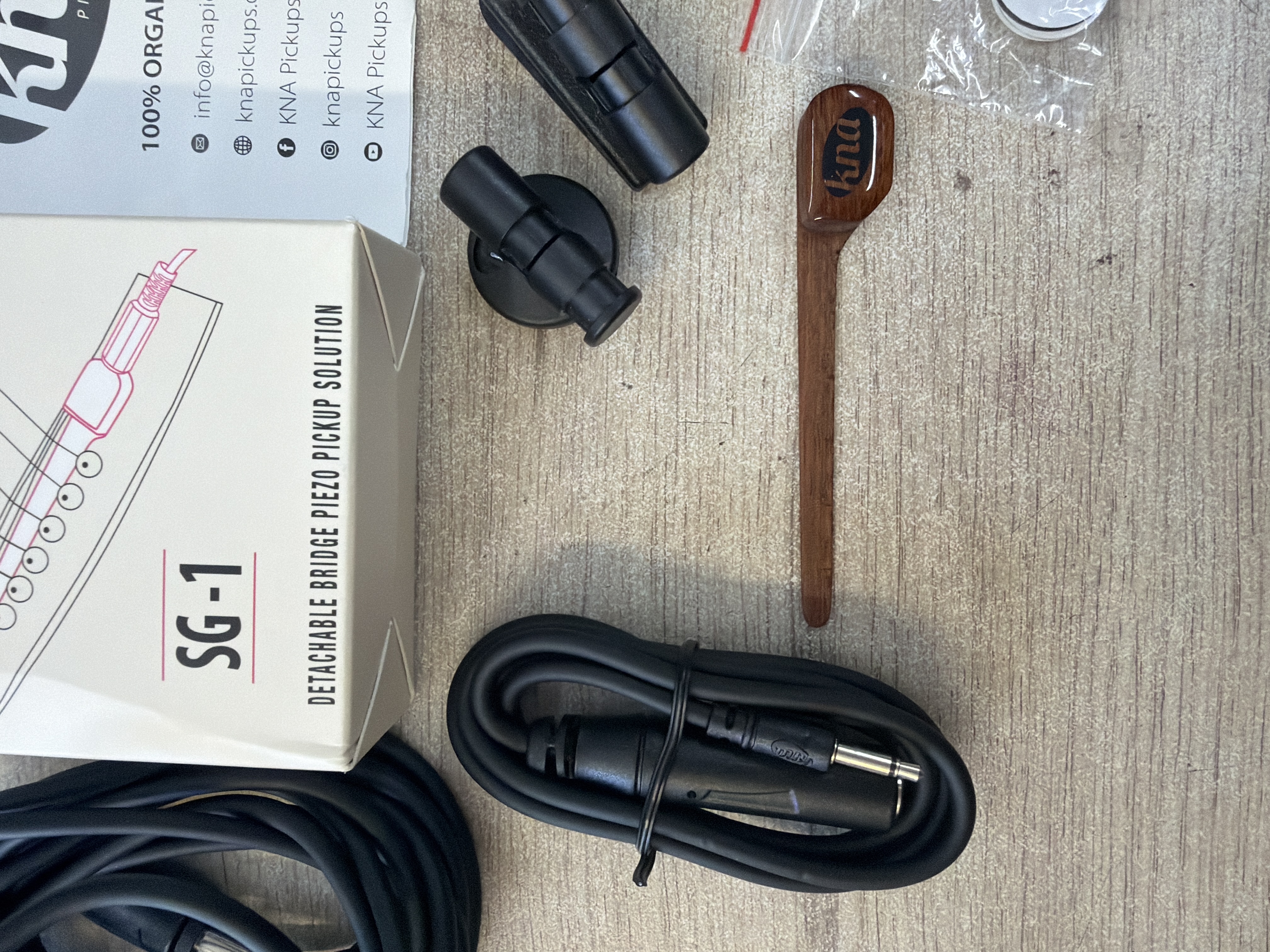 KNA Pickups SG-1 micro piezo pour guitare folk à cordes acier — photo 2