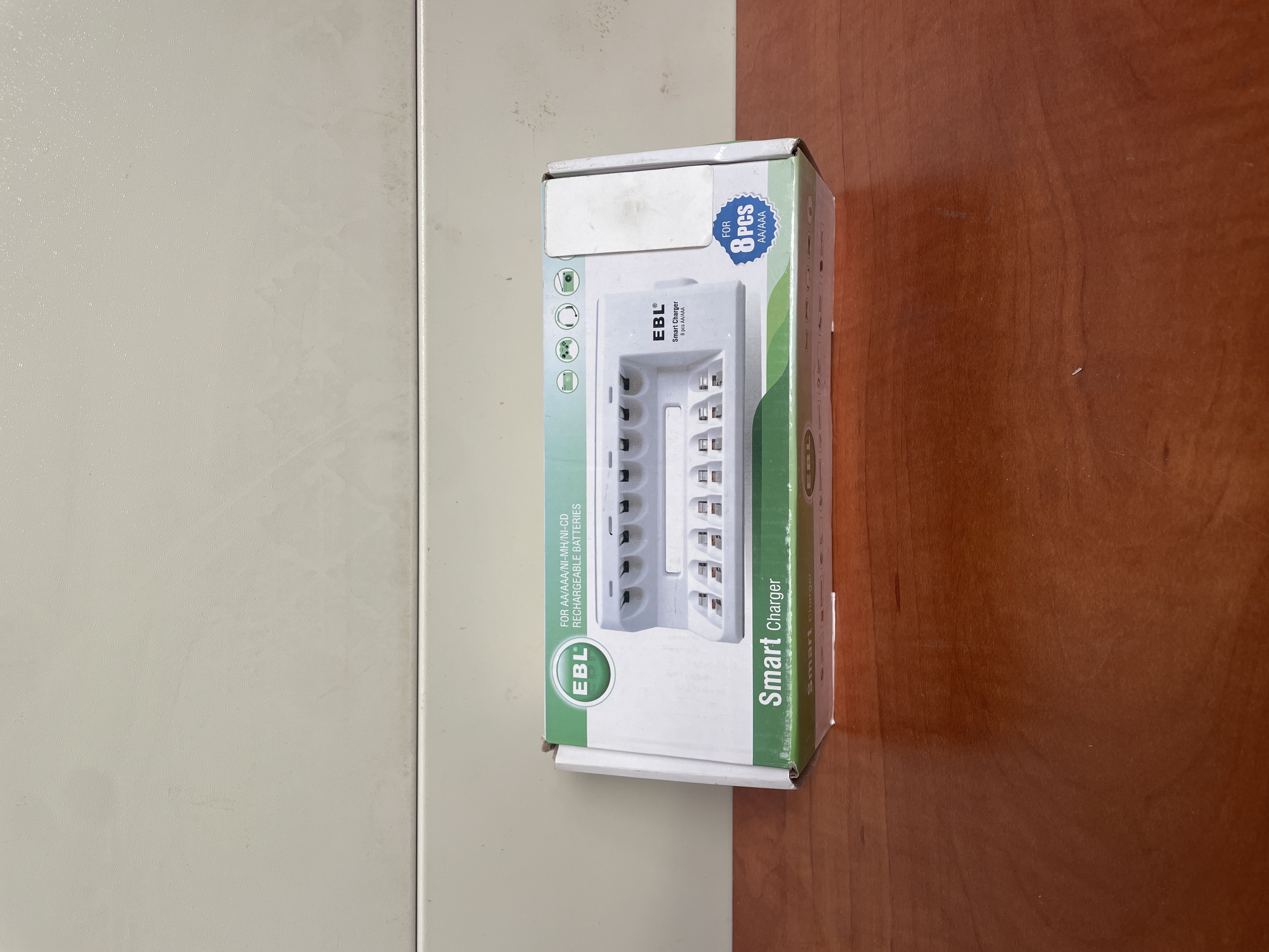 Chargeur de piles EBL Smart Charger pour 8 accus AA/AAA