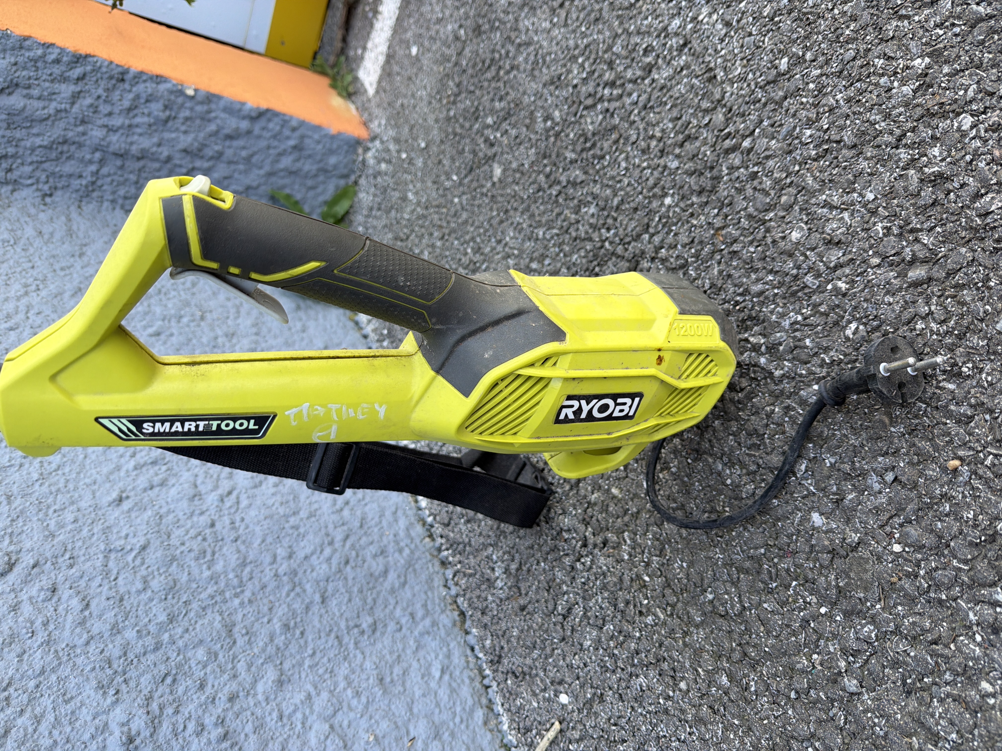 Coupe-bordures électrique filaire Ryobi 1200W — photo 2
