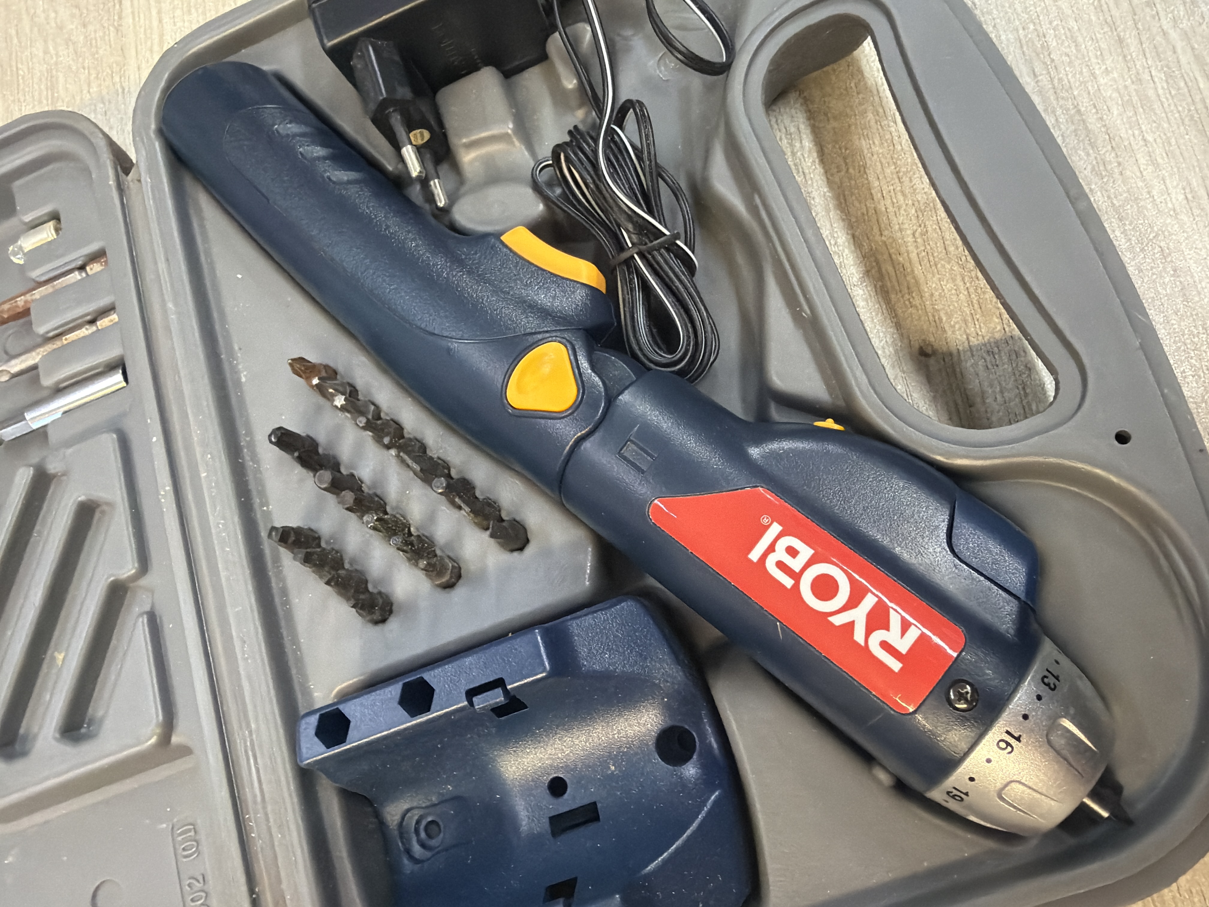 Tournevis sans fil Ryobi BD-336 3,6V avec embouts — photo 2
