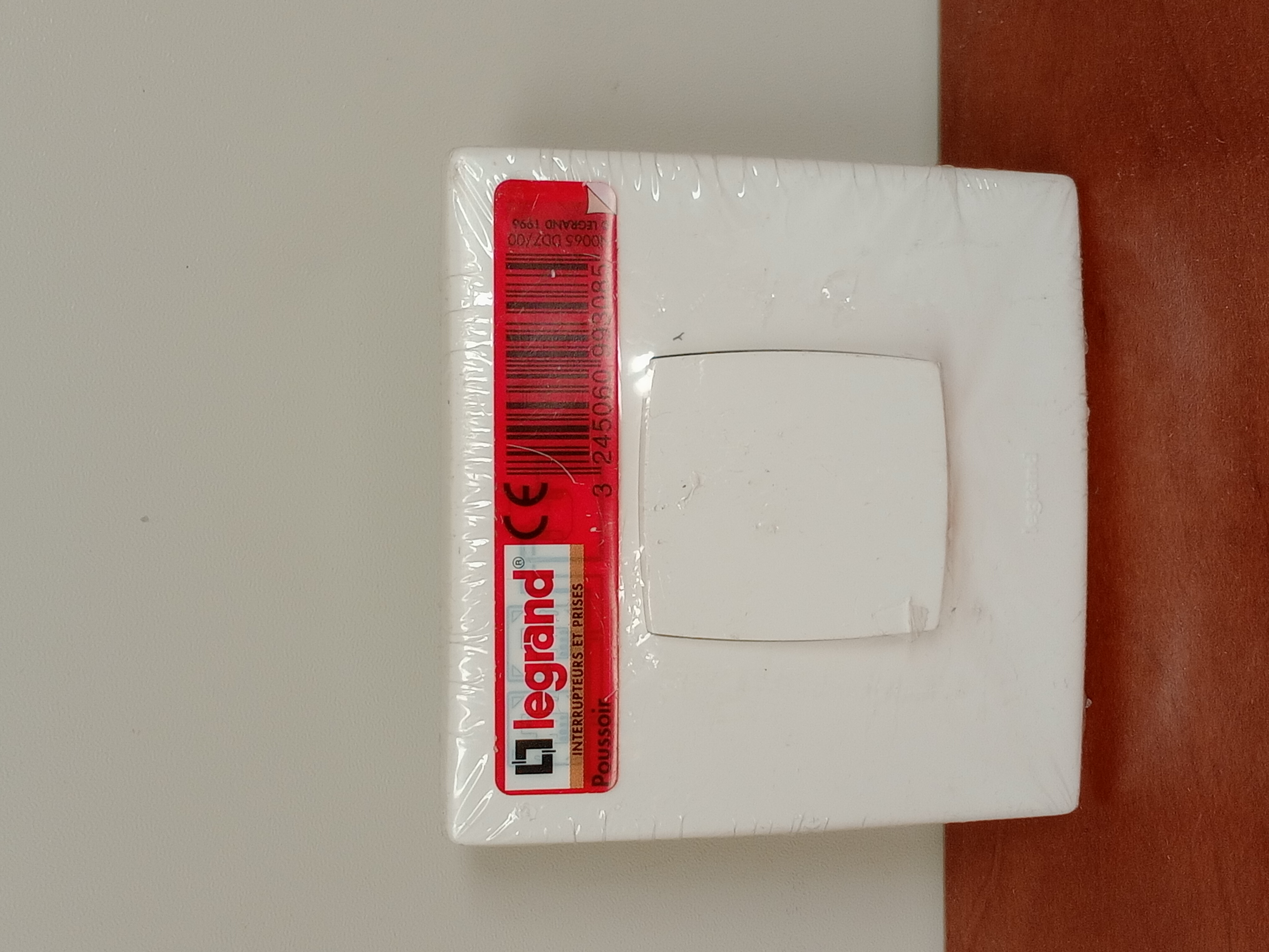 Poussoir simple Legrand Neptune 6A bornes automatiques