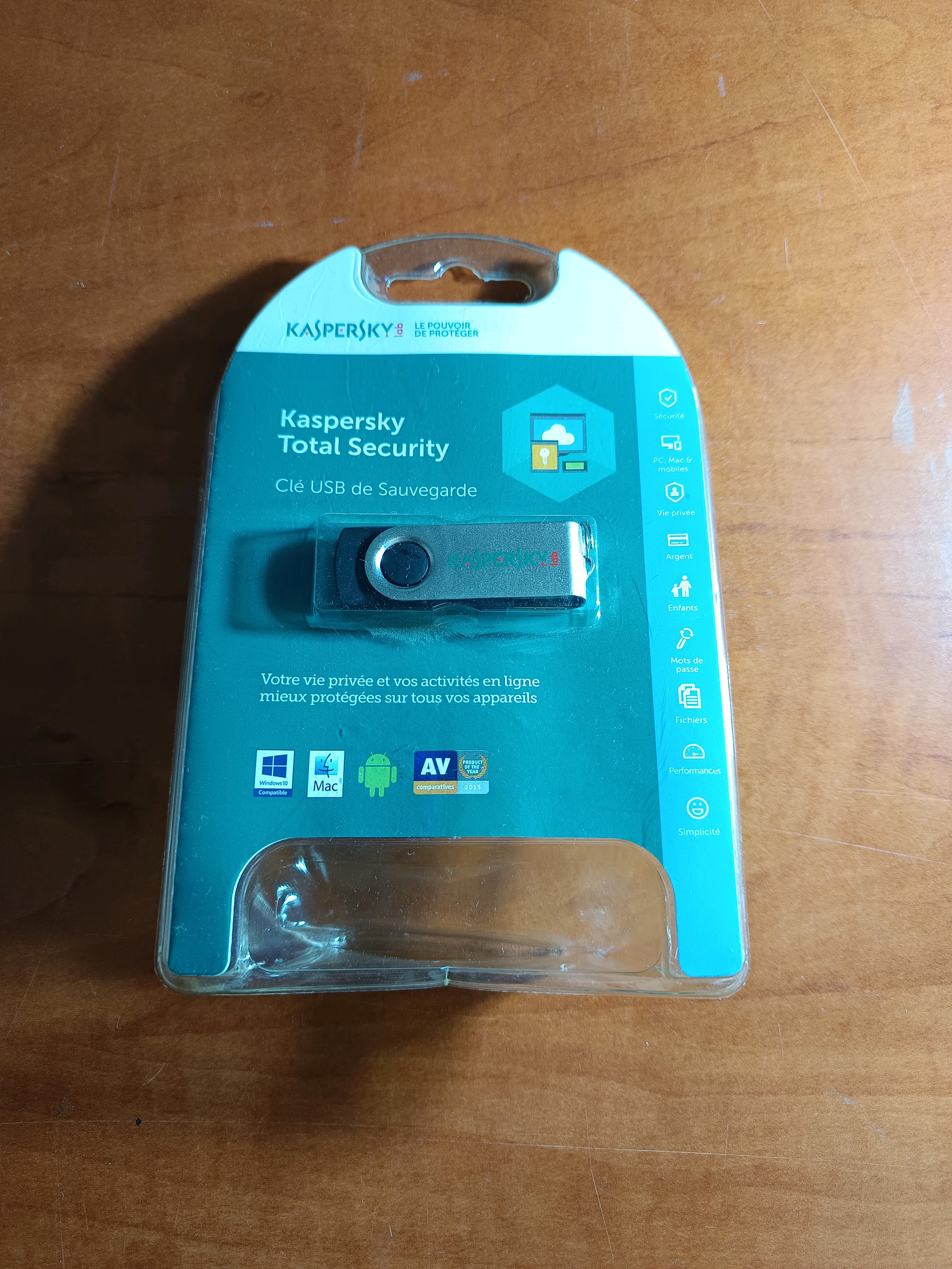 Kaspersky Total Security - Clé USB de sauvegarde