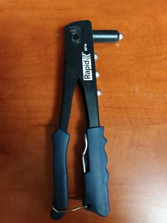 Pince à riveter manuelle Rapid RP10