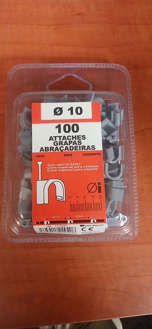 Lot de 100 attaches câble à clou Ø10 mm gris Zenitech