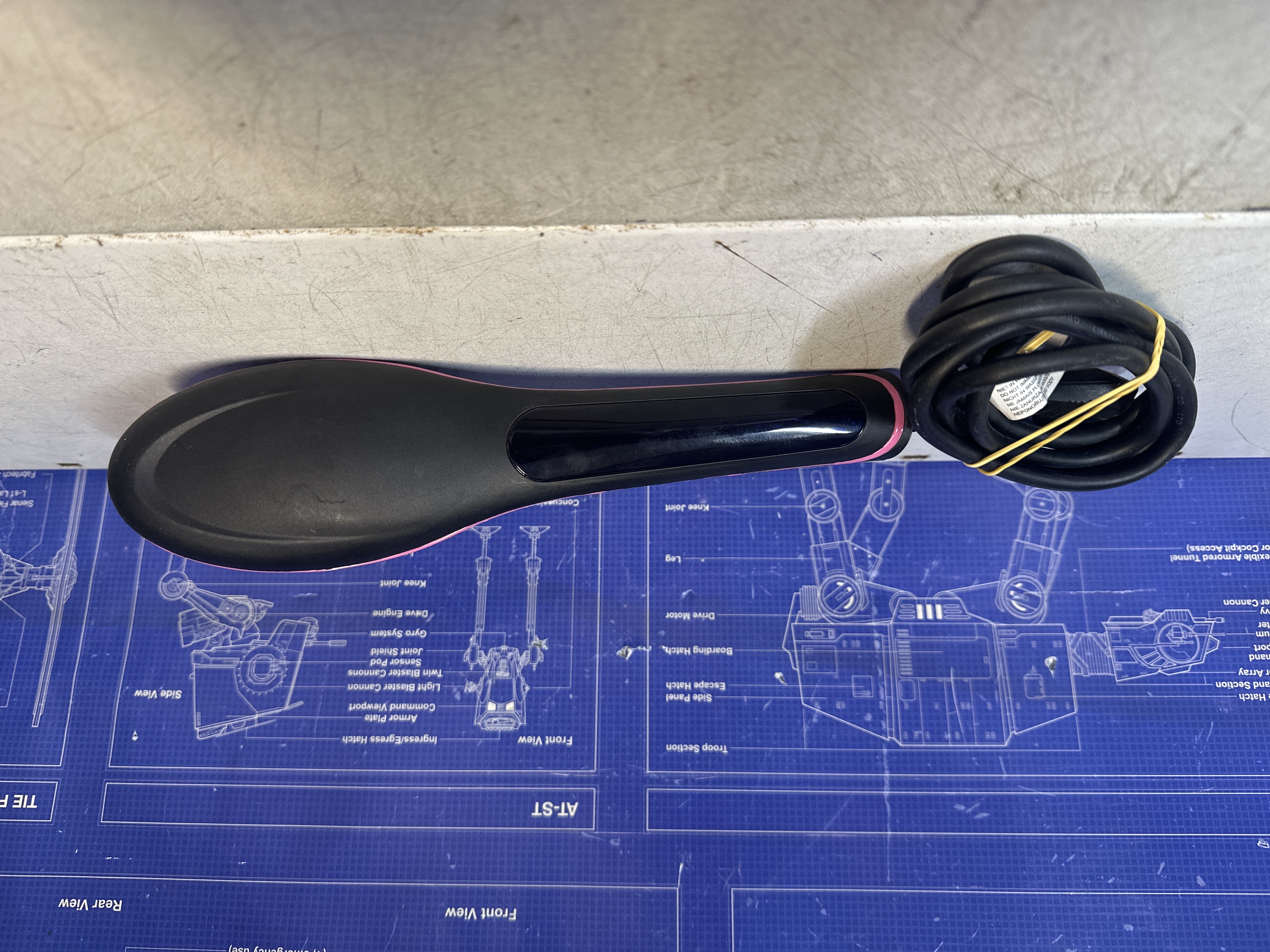 Brosse chauffante coiffure filaire