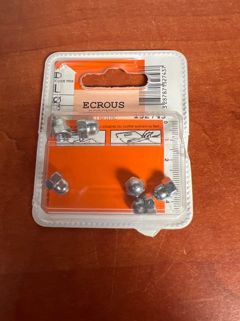 Écrous borgnes métalliques (blister)