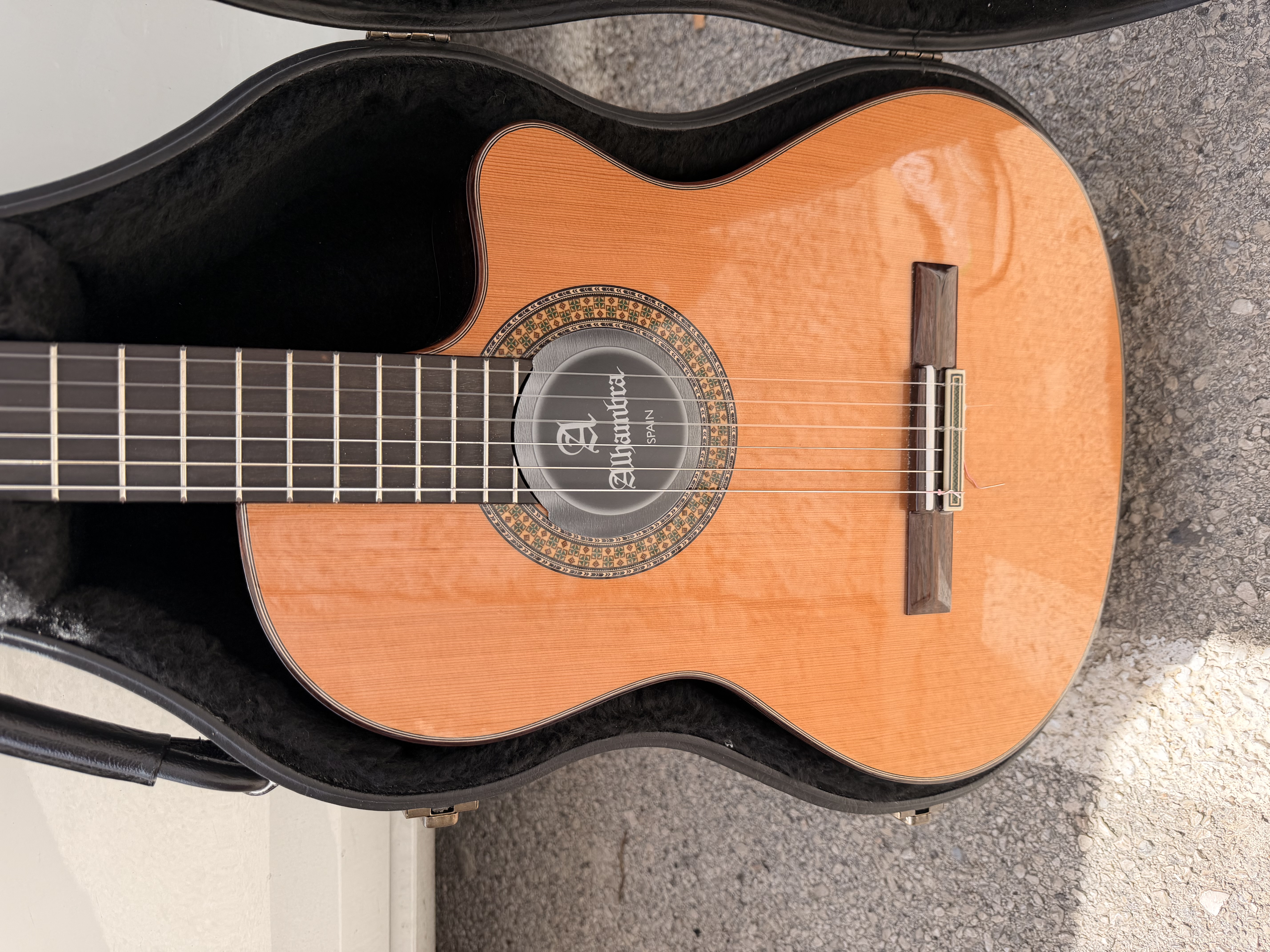 Guitare Alhambra 9P CW E8 électroacoustique