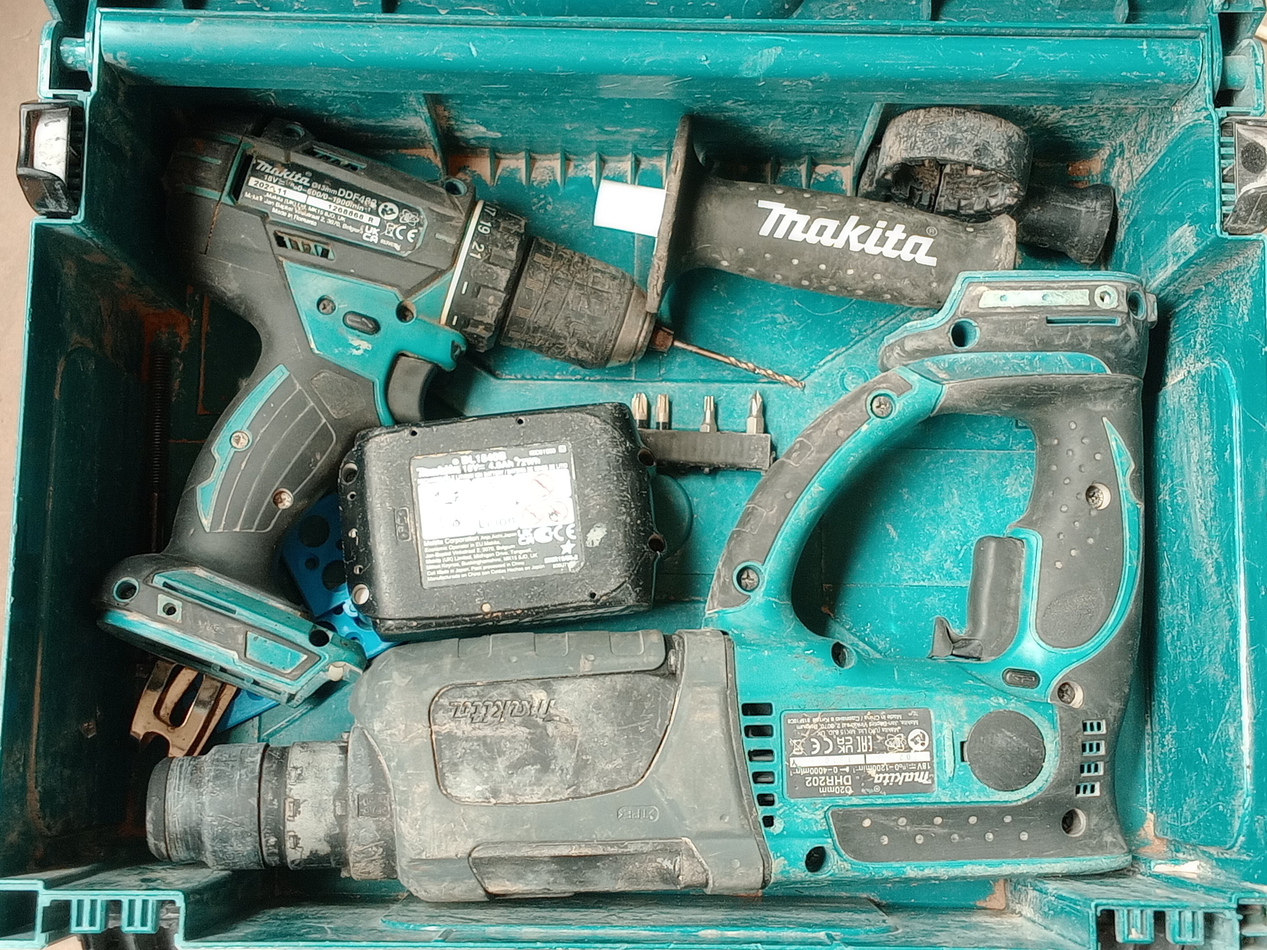 Lot outillage Makita LXT 18V perceuse perforateur batterie — photo 2