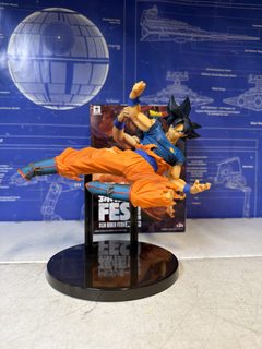 Figurine Banpresto Son Goku Ultra Instinct Sign FES!! Vol.10 Dragon Ball Super