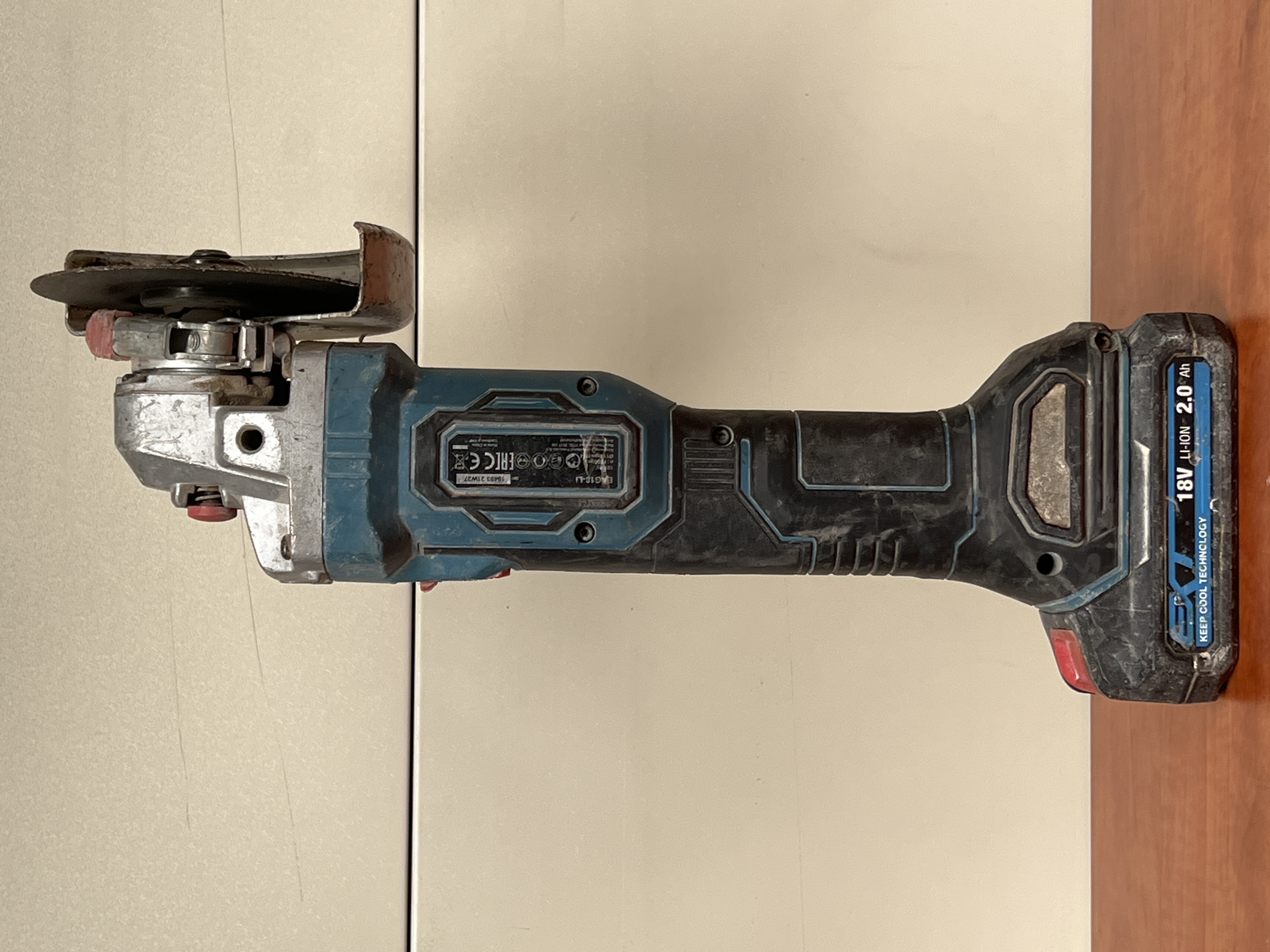 Meuleuse d’angle sans fil Erbauer EAG18-Li 18 V avec batterie 2 Ah