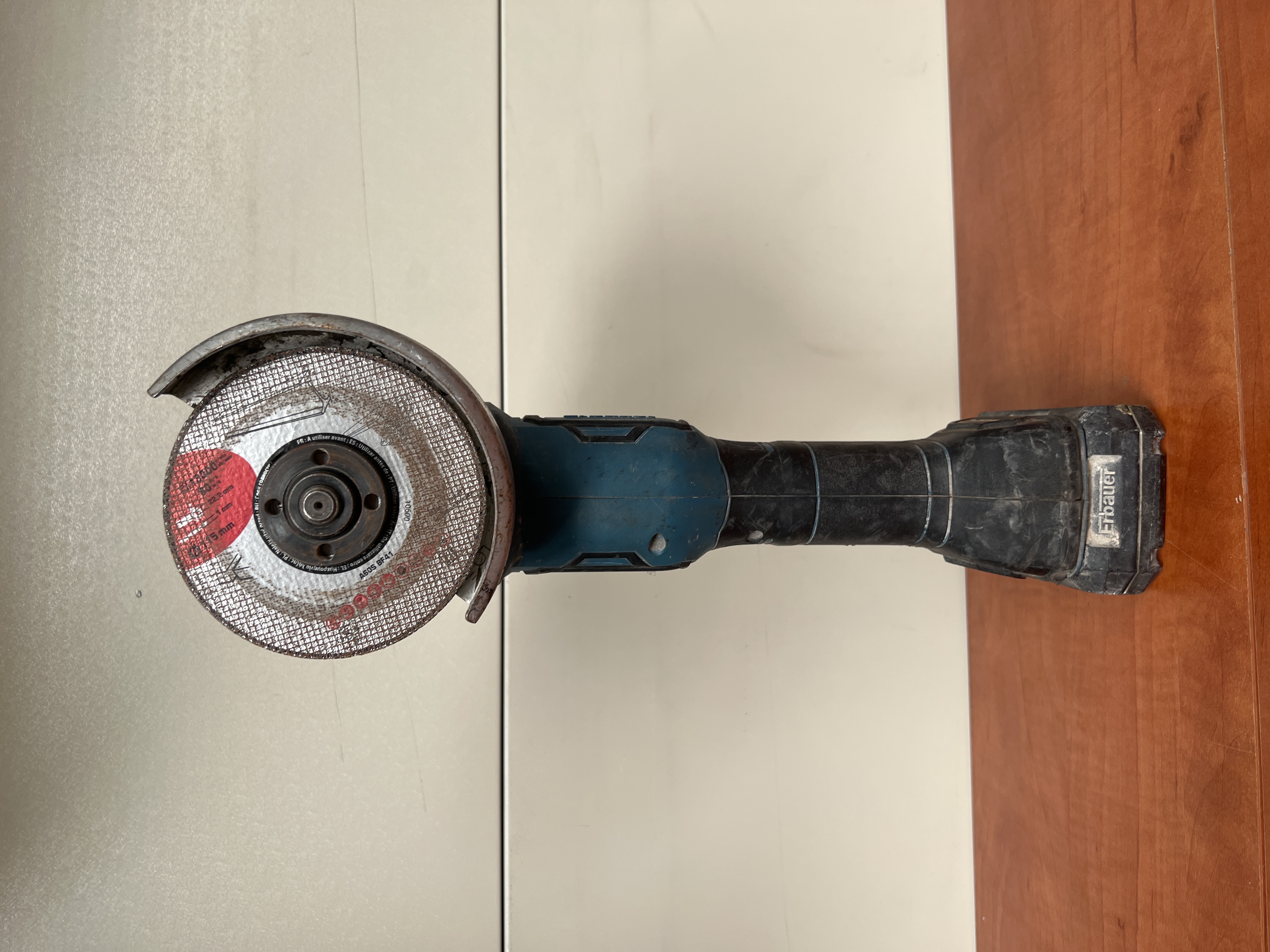 Meuleuse d’angle sans fil Erbauer EAG18-Li 18 V avec batterie 2 Ah — photo 2