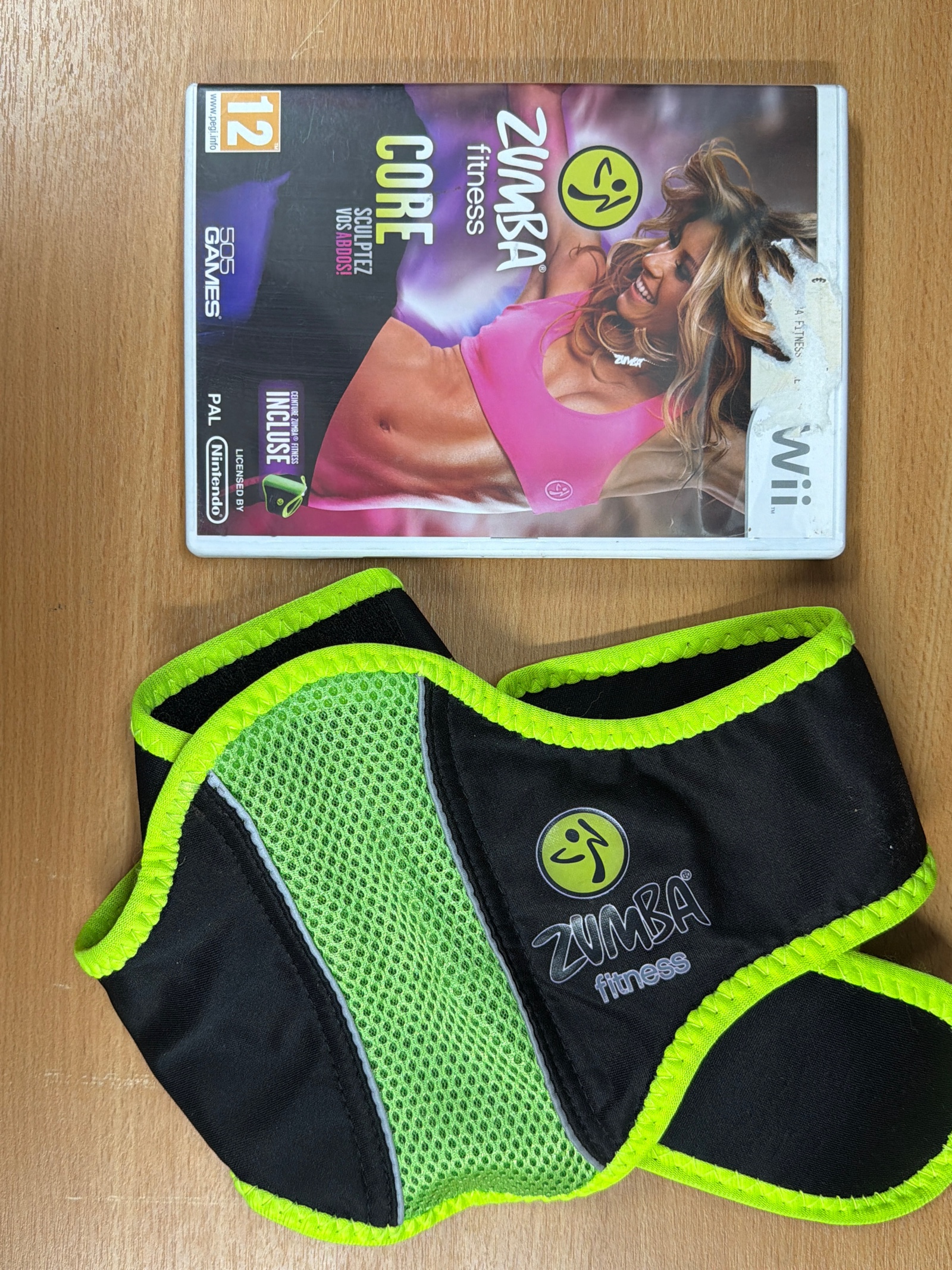 Jeu Nintendo Wii Zumba Fitness Core + ceinture Zumba Fitness