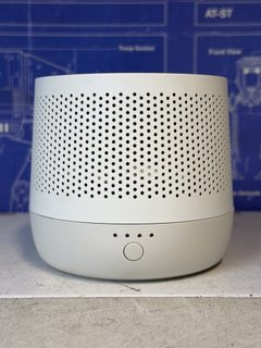 Enceinte compacte blanche design perforé