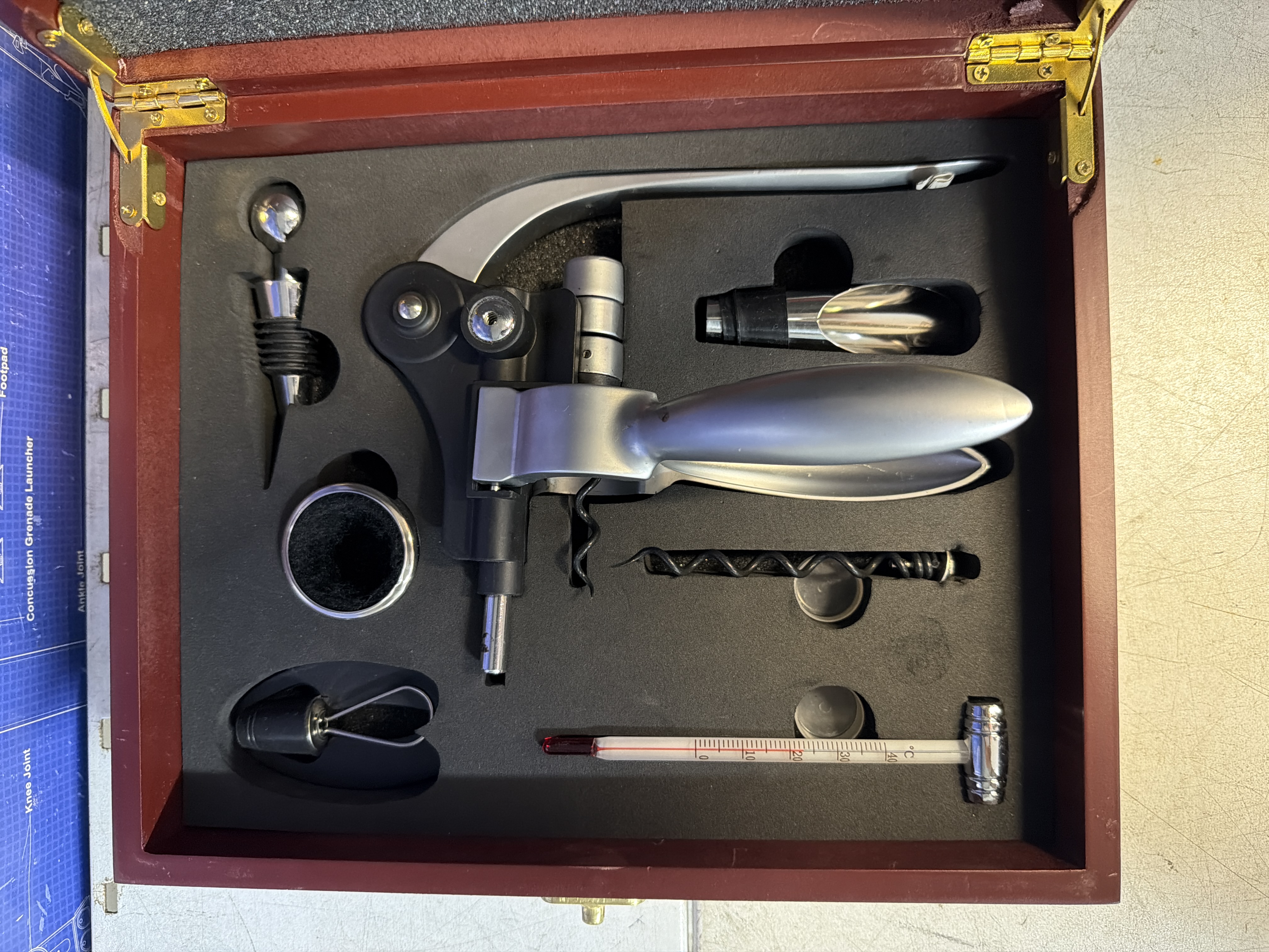 Coffret accessoires vin avec tire-bouchon à levier