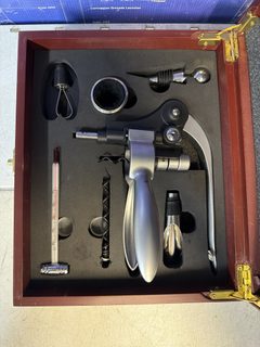 Coffret accessoires vin avec tire-bouchon à levier