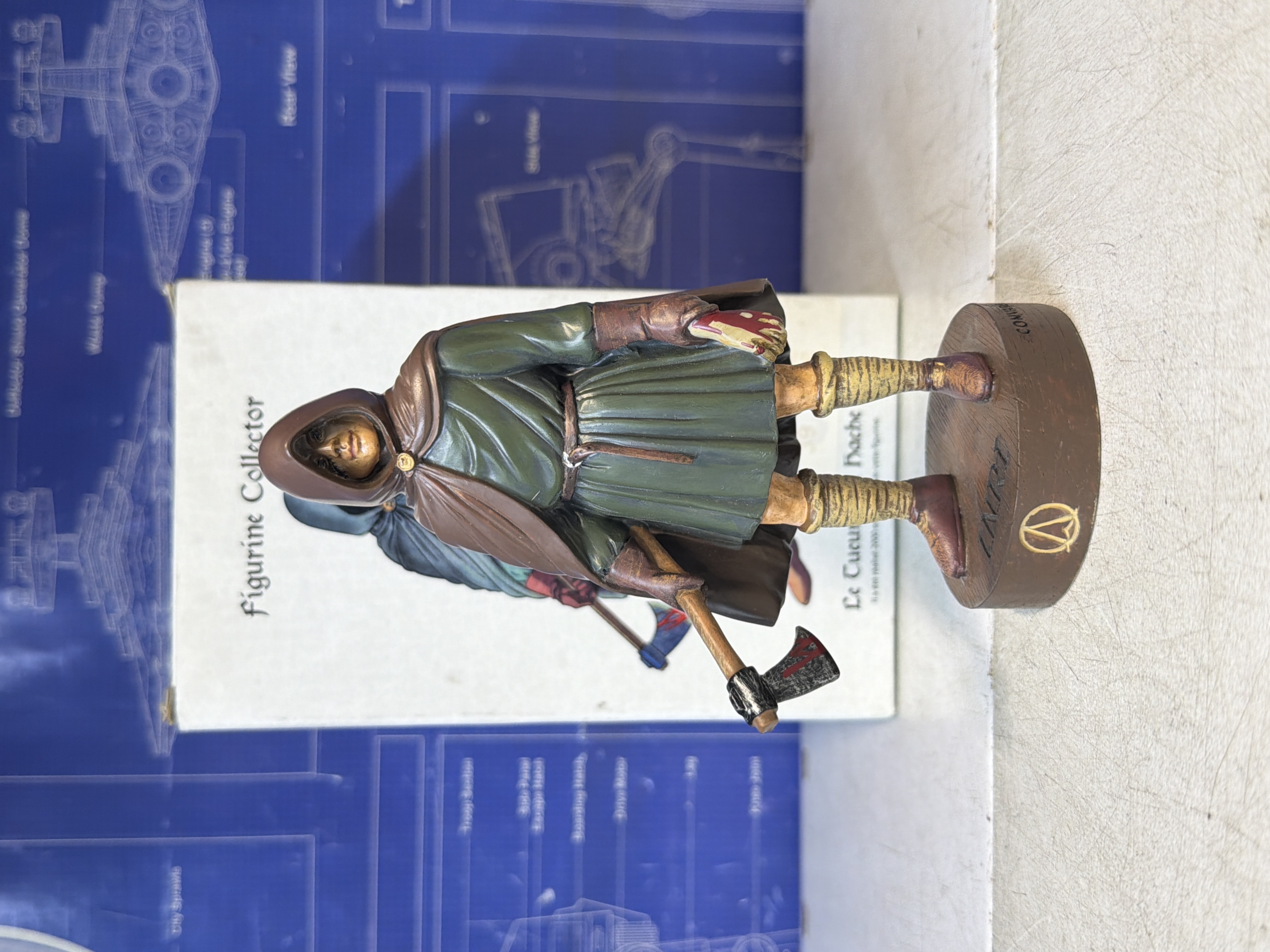 Figurine collector Le Triangle Secret L.N.R.I. Glénat