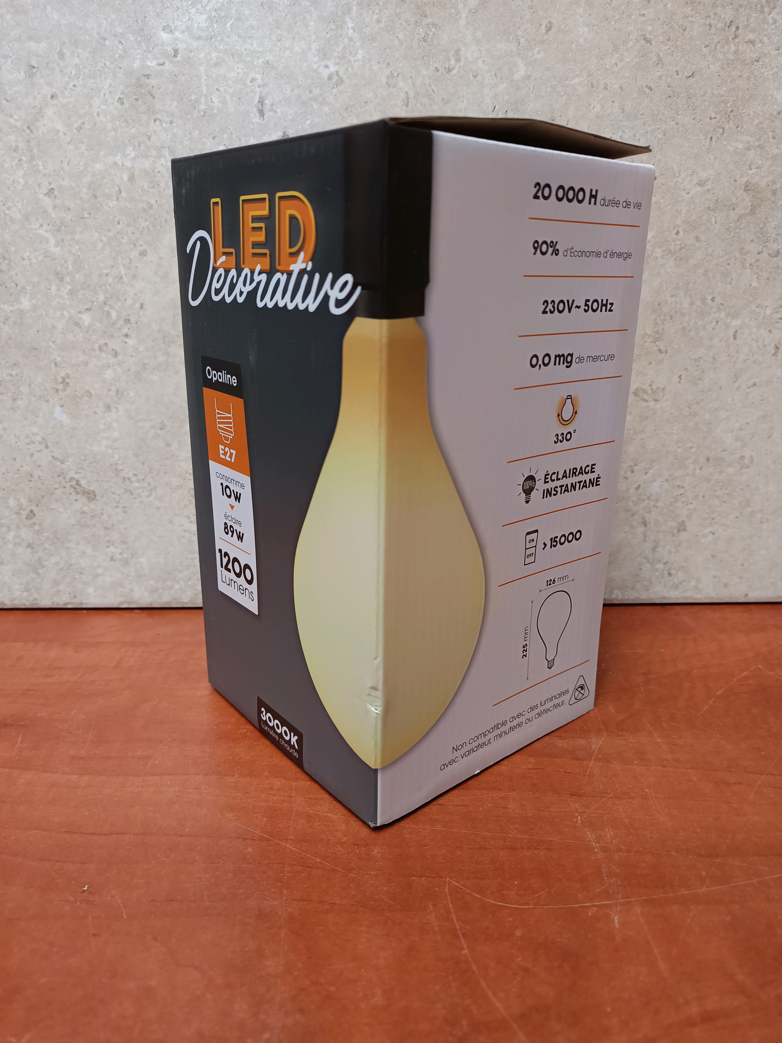Ampoule LED décorative E27 opaline 10W 3000K
